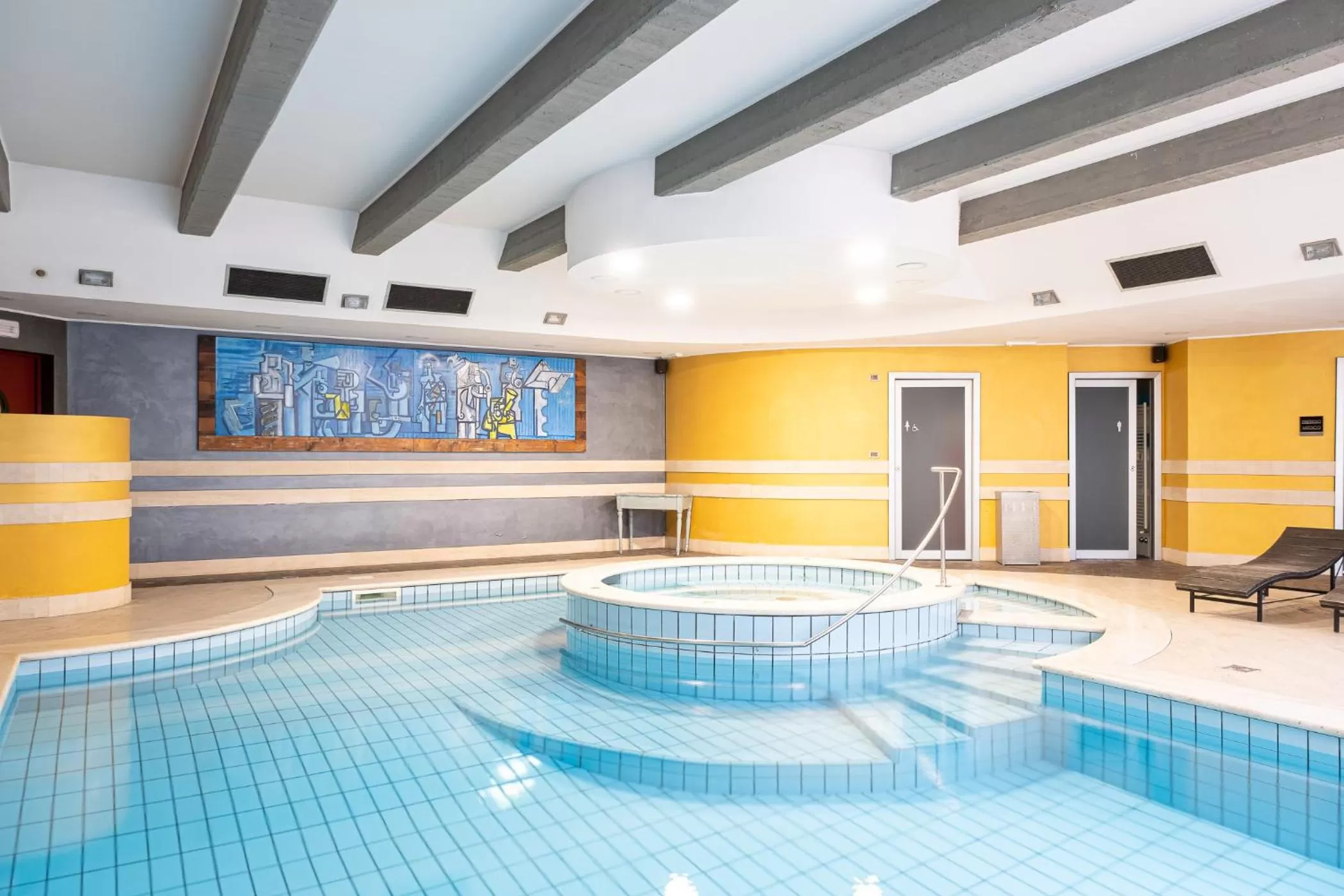 Restaurant/places to eat in Settecento Hotel