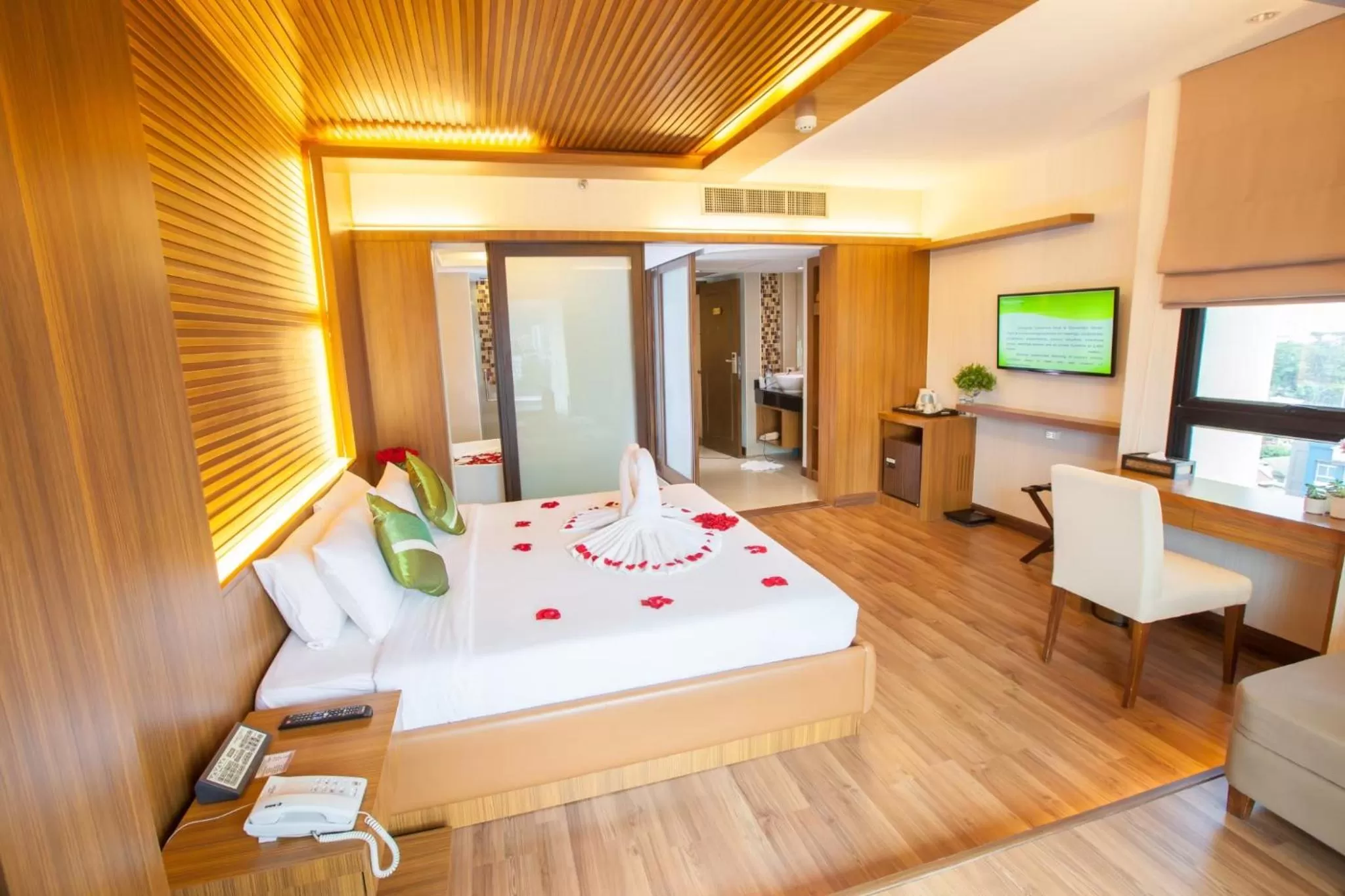 Bed in Chiangmai Grandview Hotel & Convention Center