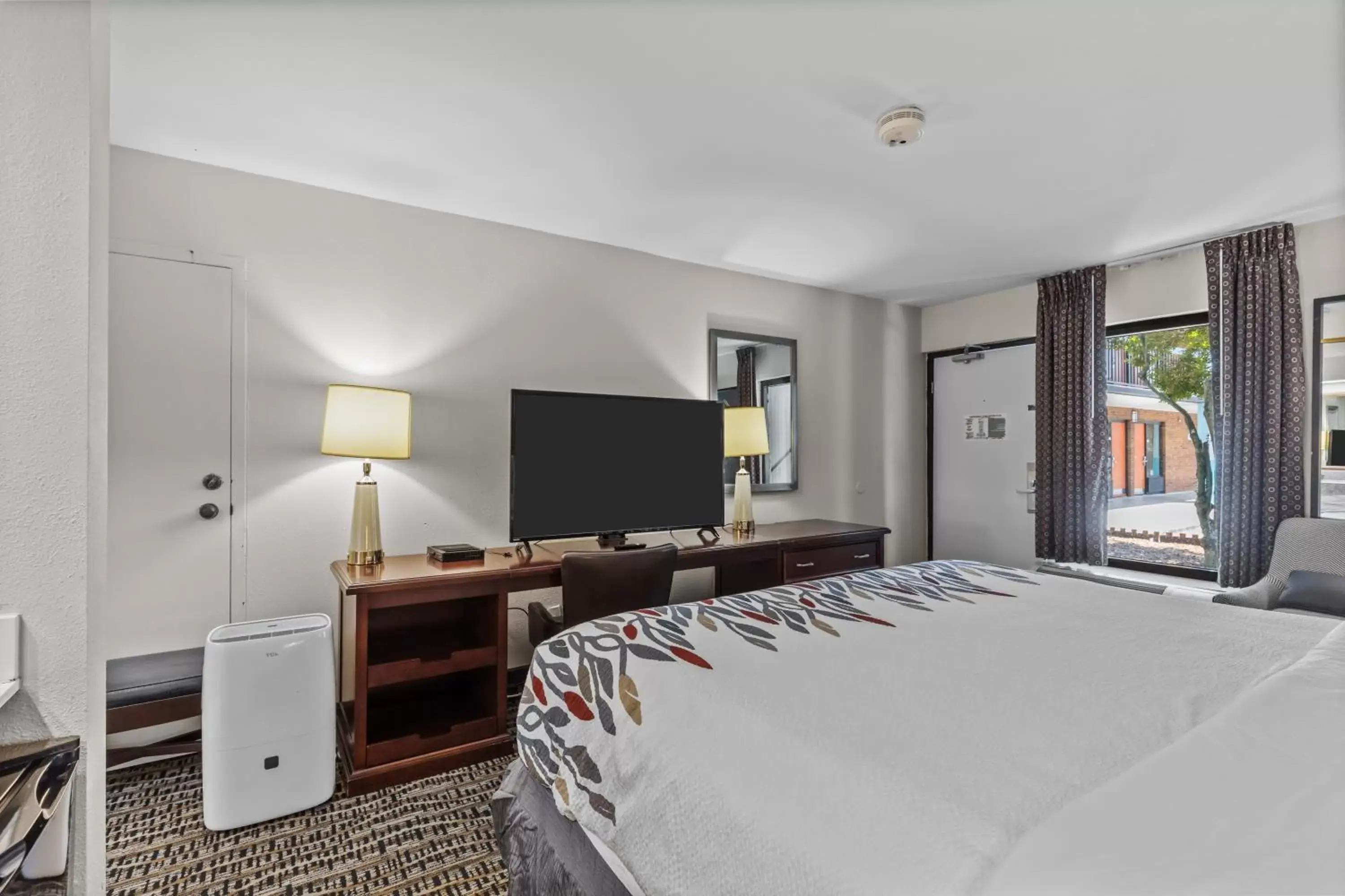 Bed in Garnet Inn & Suites, Morehead City near Atlantic Beach
