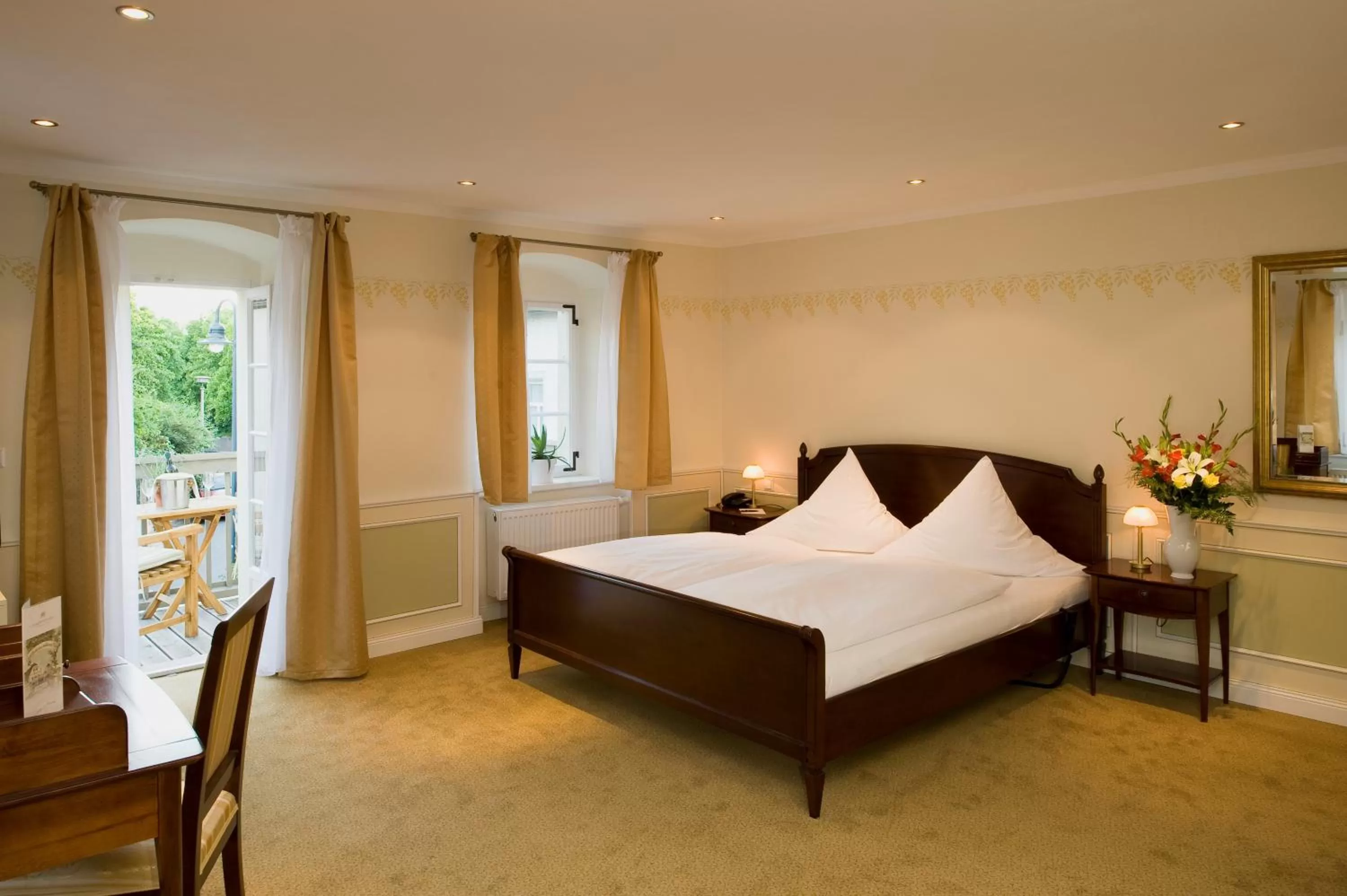 Photo of the whole room, Bed in Hotel Wellness Goldenes Fass Meißen