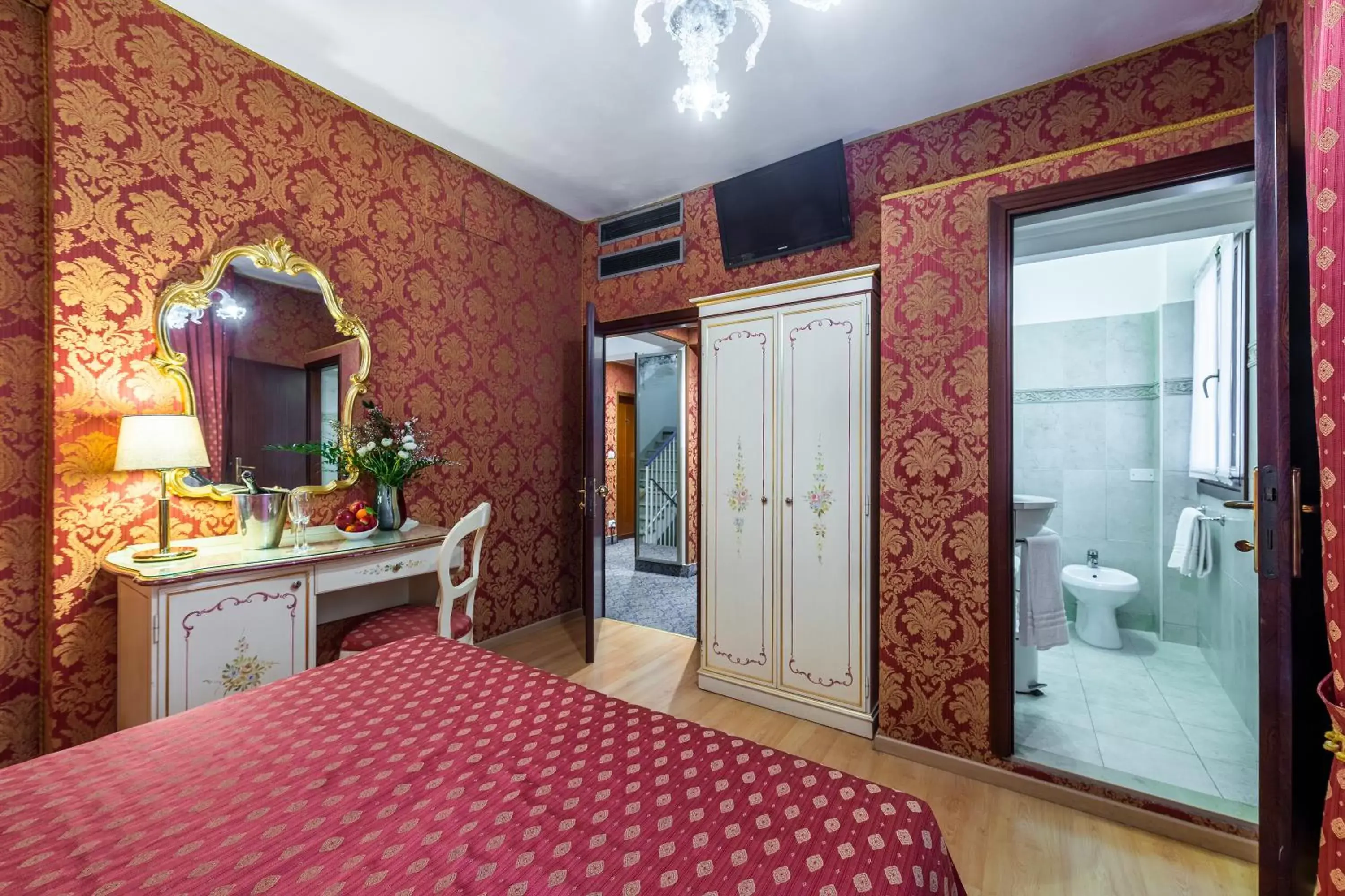 Photo of the whole room, Bed in Al Gazzettino
