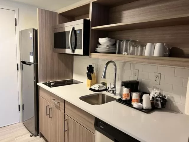 Kitchen or kitchenette in MainStay Suites Horsham - Philadelphia