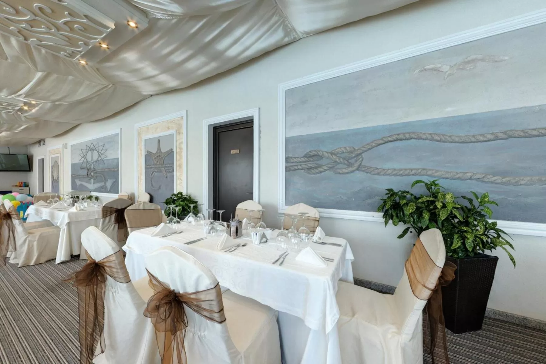 Restaurant/places to eat in Penelopa Palace Apart Hotel & SPA