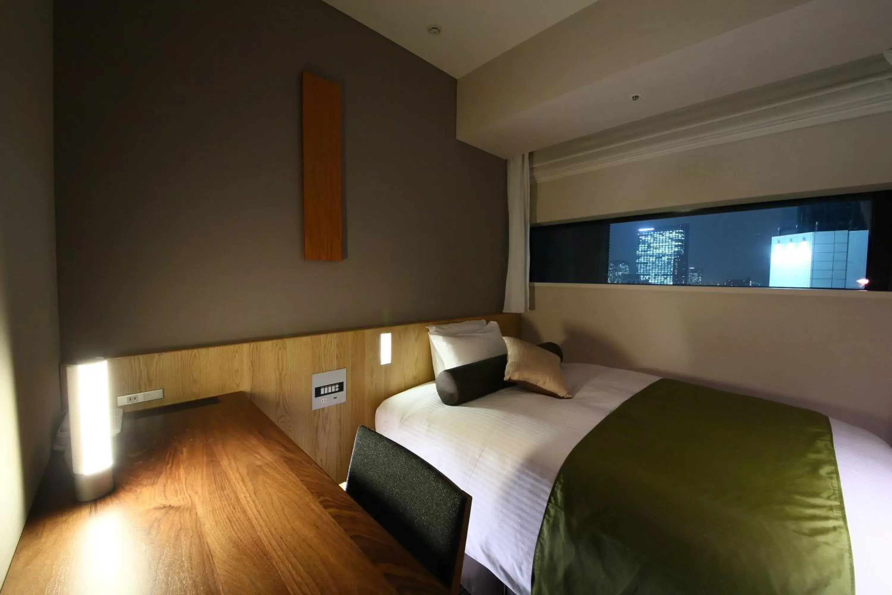 Bedroom, Bed in Hotel Gracery Shinjuku