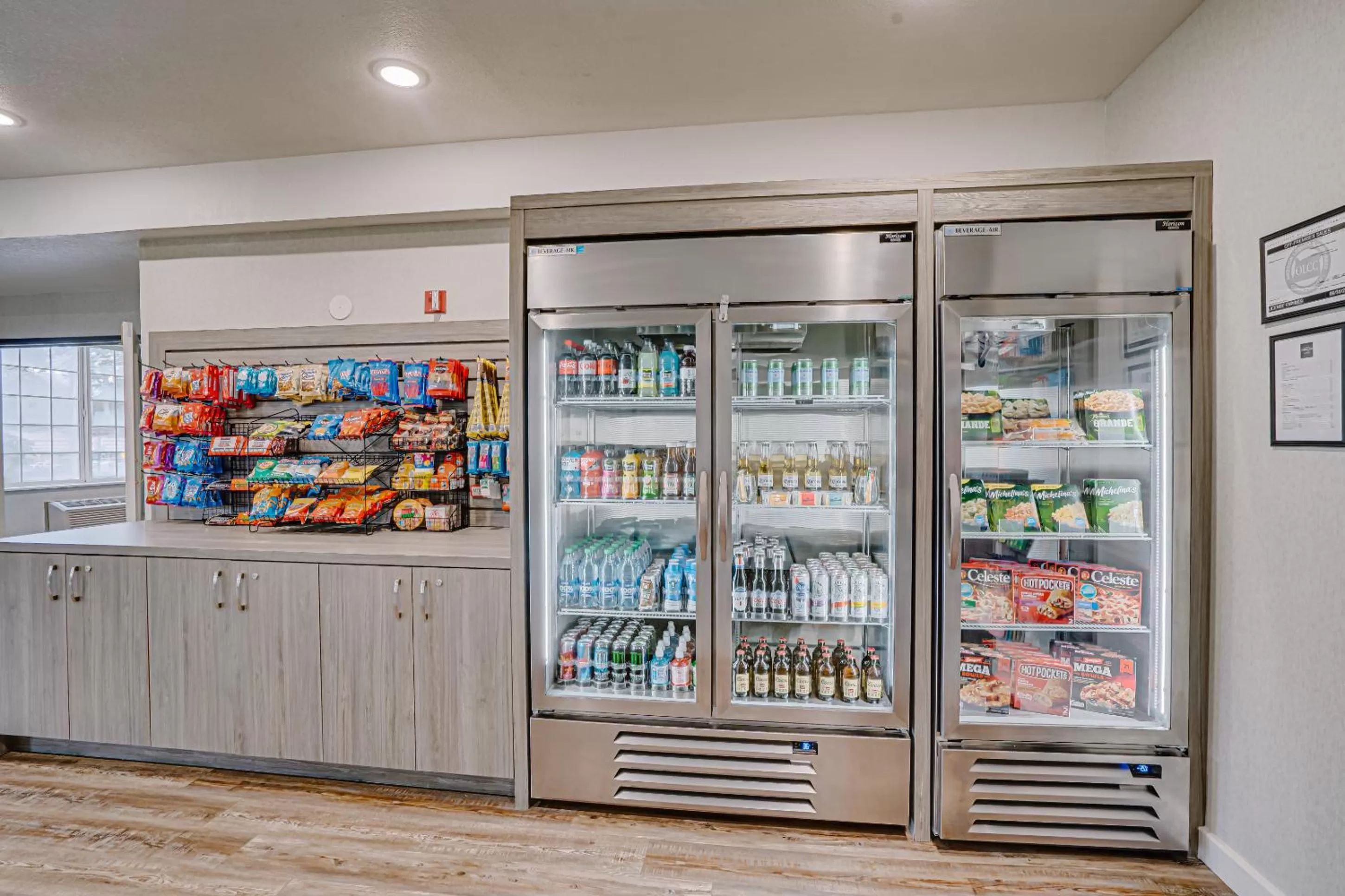 Supermarket/grocery shop in The Ashley Inn & Suites