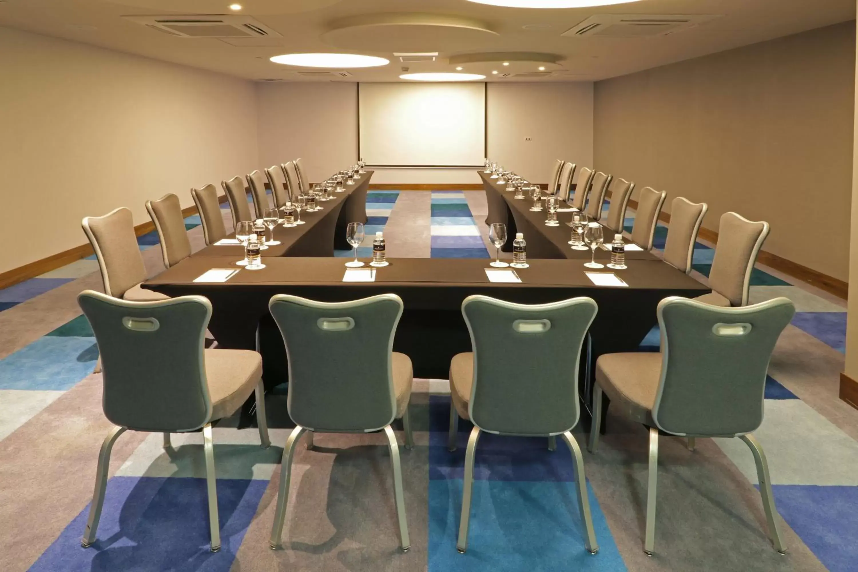 Meeting/conference room in Hotel InterContinental Cartagena, an IHG Hotel