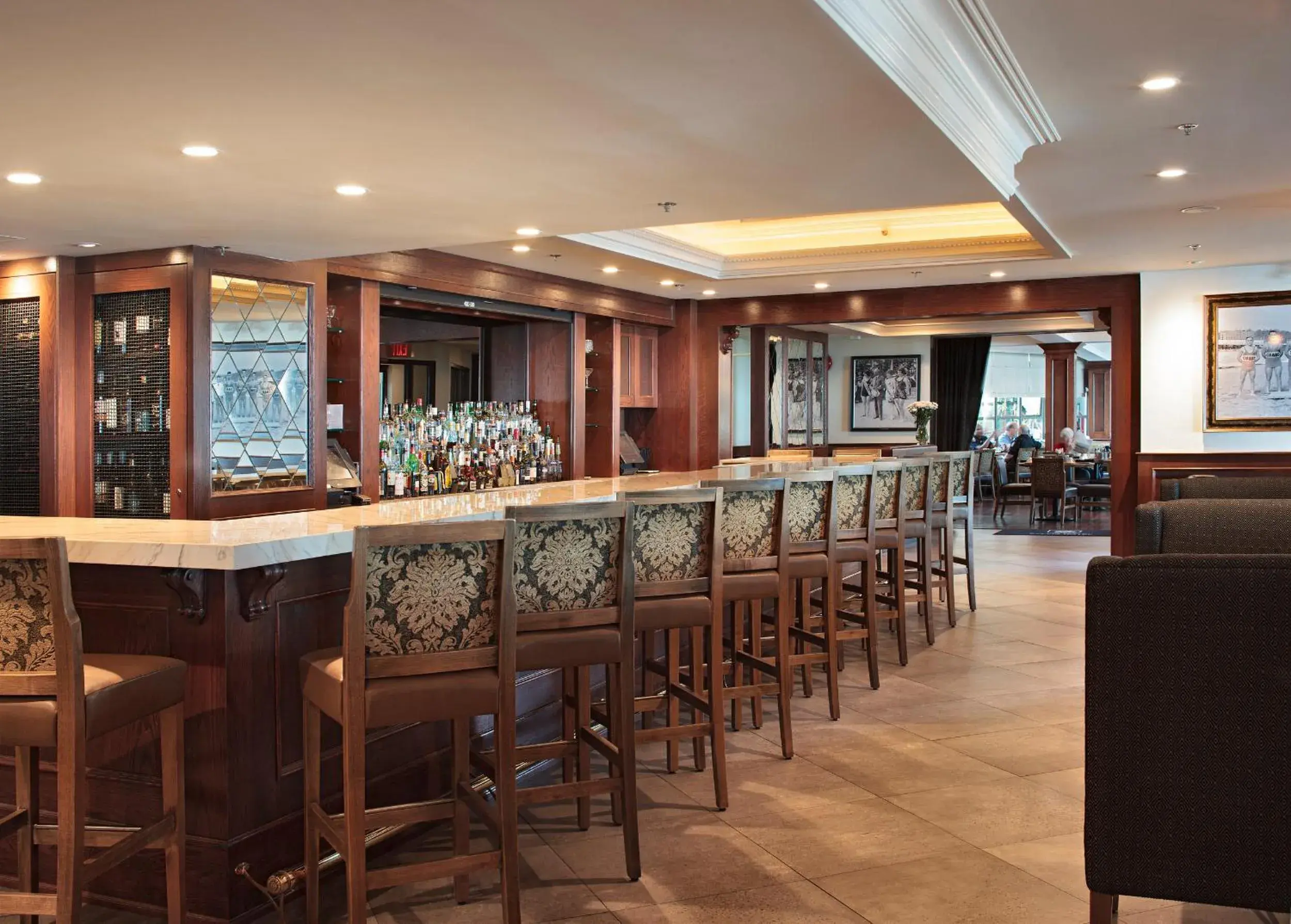 Lounge or bar, Restaurant/Places to Eat in The Sylvia Hotel