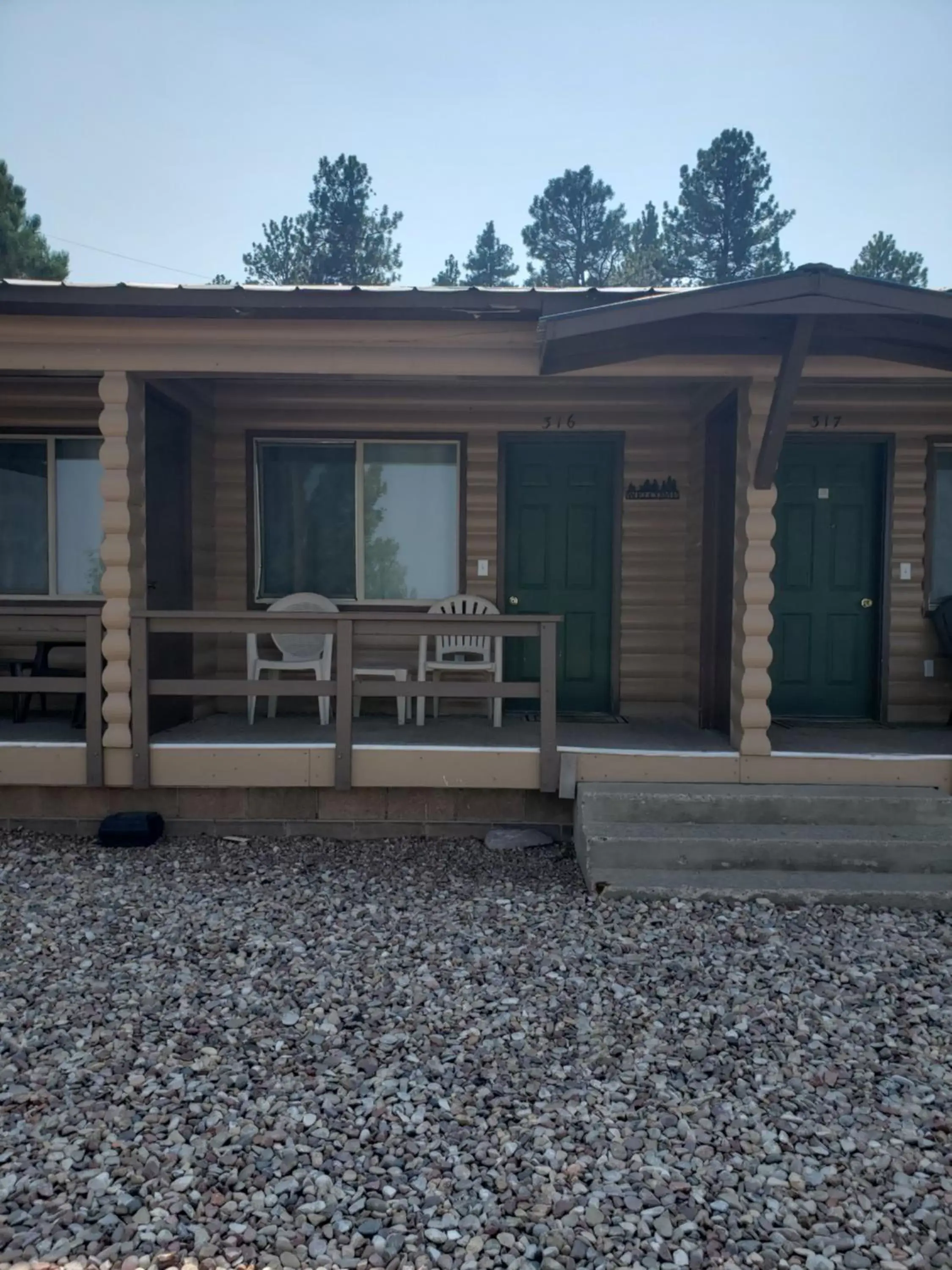 Facade/entrance in Flaming Gorge Resort