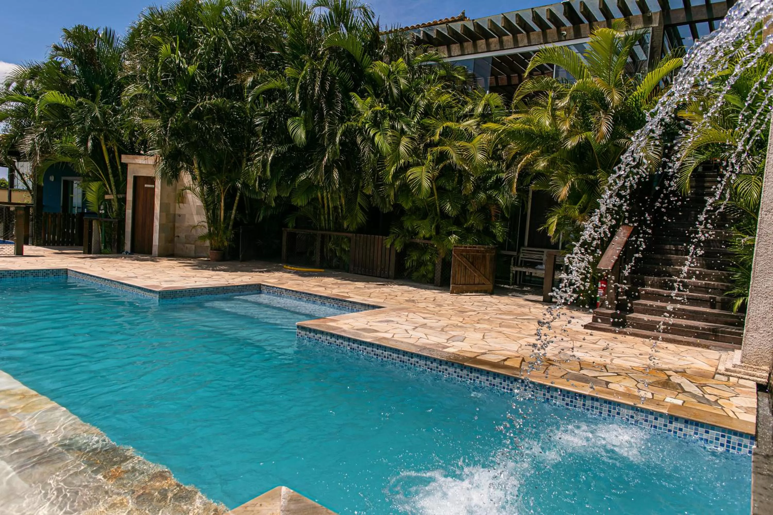 Swimming pool in Pousada La Dolce Vita