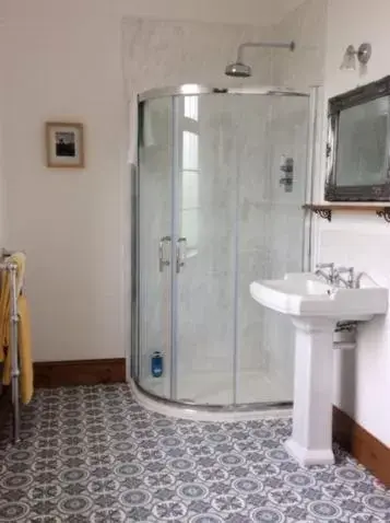 Shower, Bathroom in Treganoon House, Lanlivery