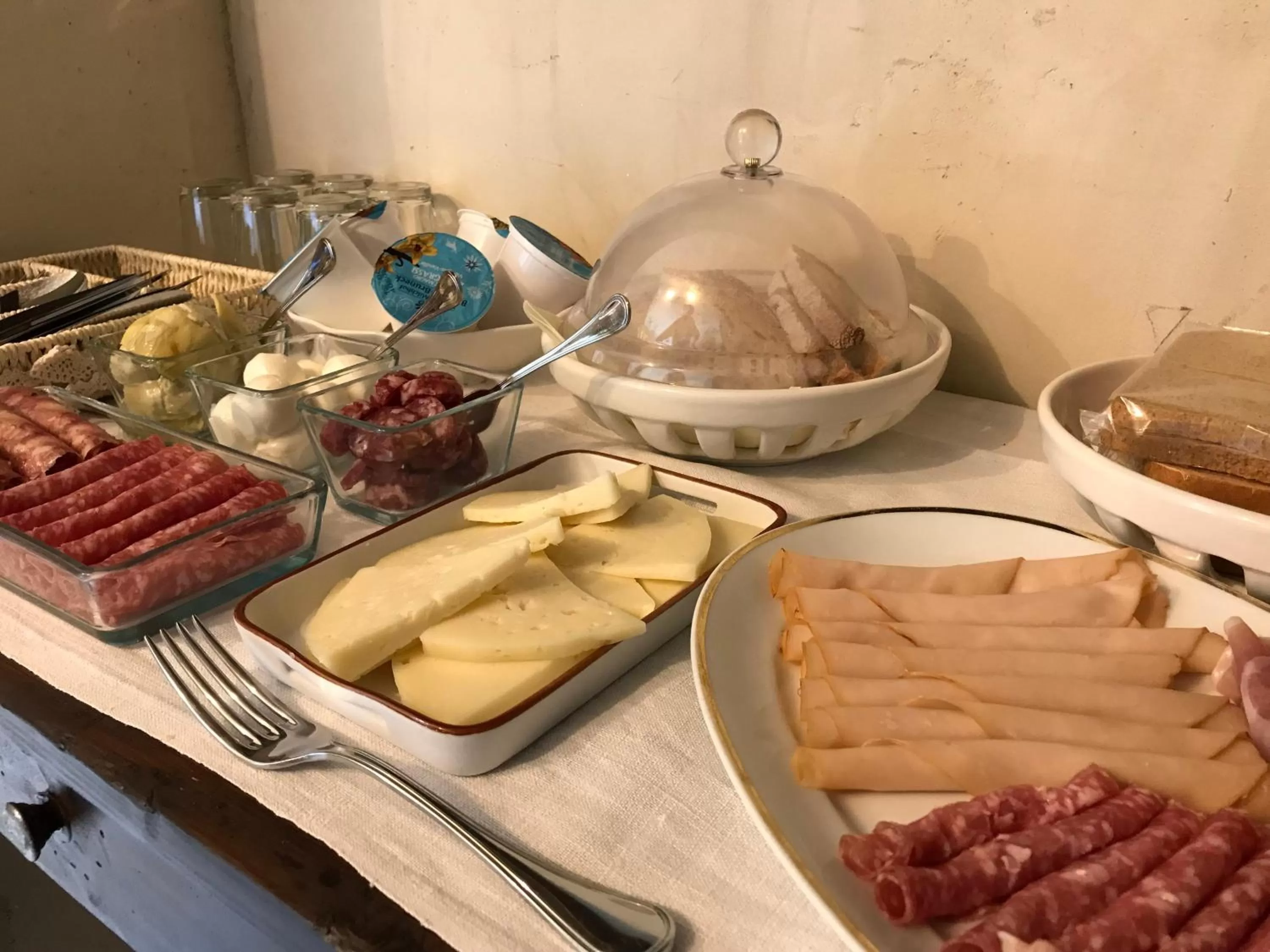 Continental breakfast in Charme in Perillis