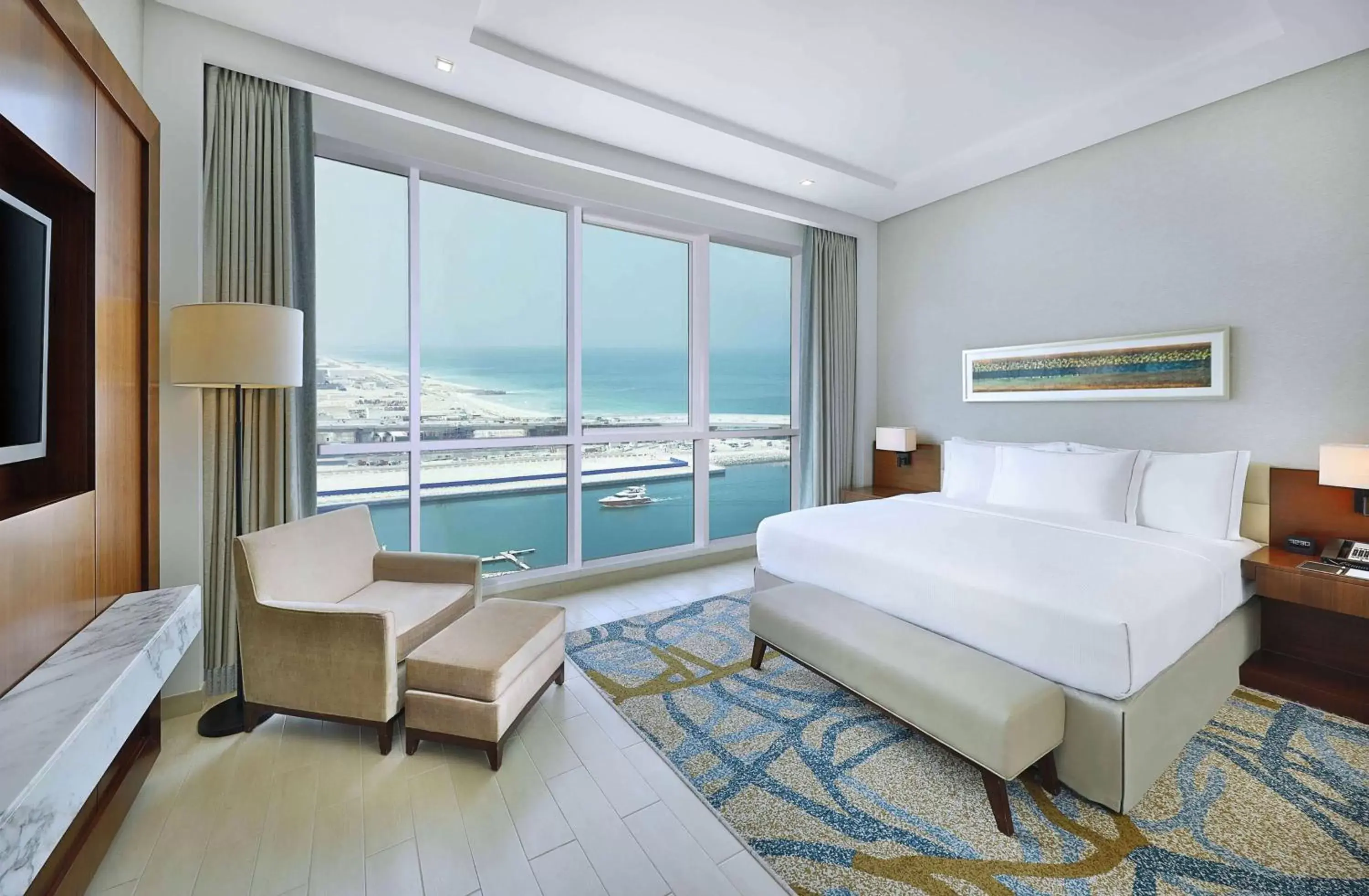Bed, Seating Area in DoubleTree by Hilton Dubai Jumeirah Beach