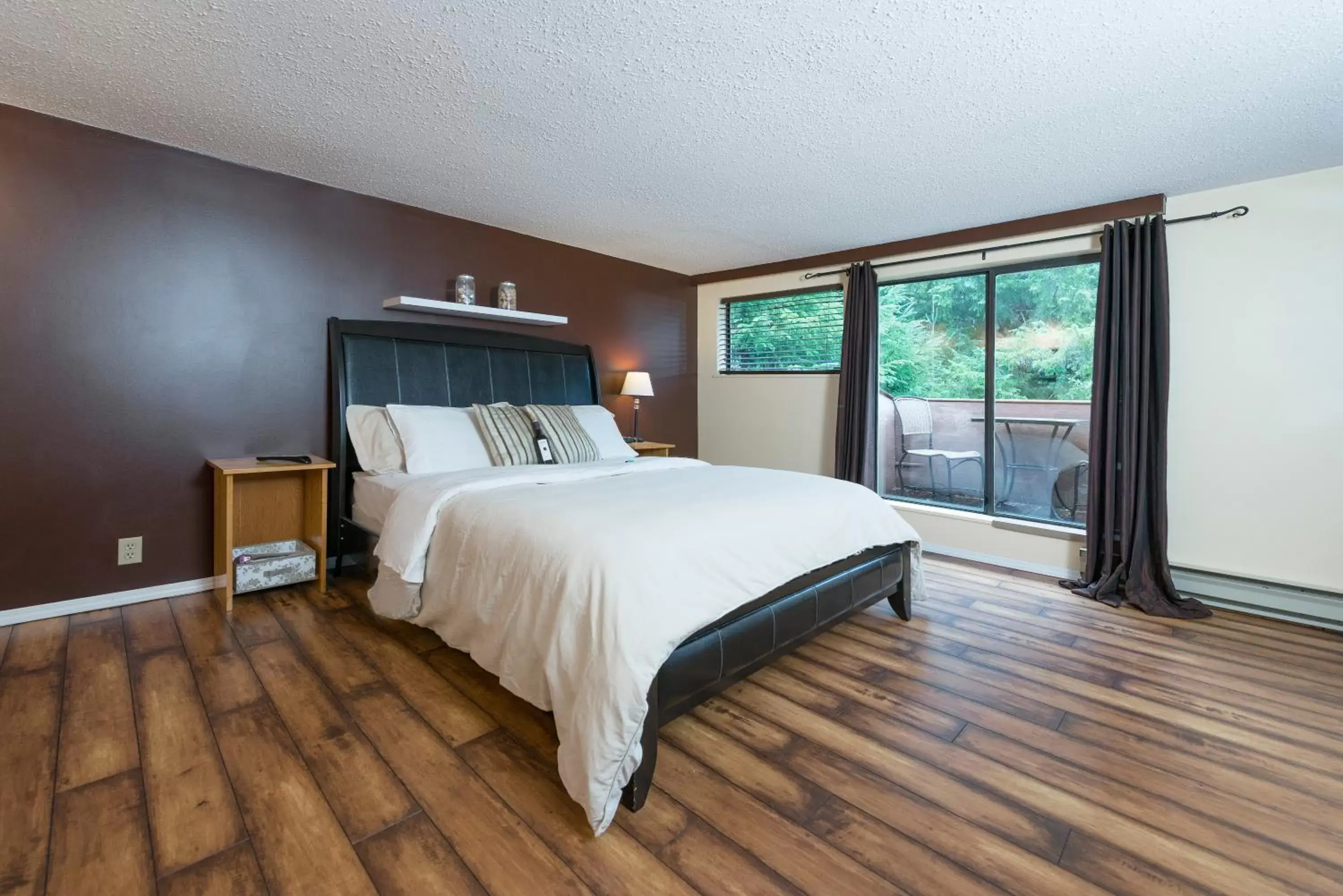 Bedroom, Bed in Tall Trees Bed & Breakfast