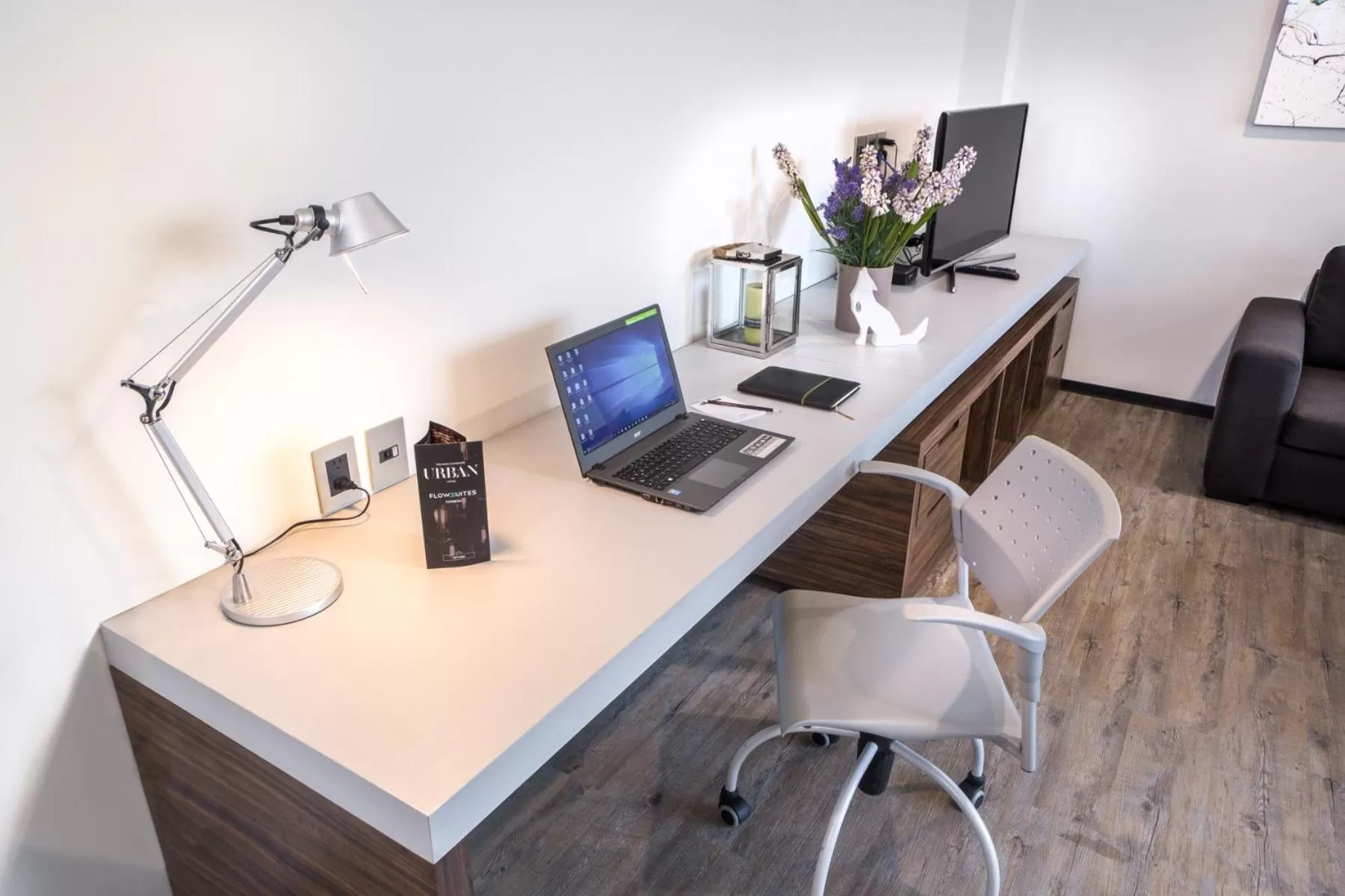 Seating area in FlowSuites WTC