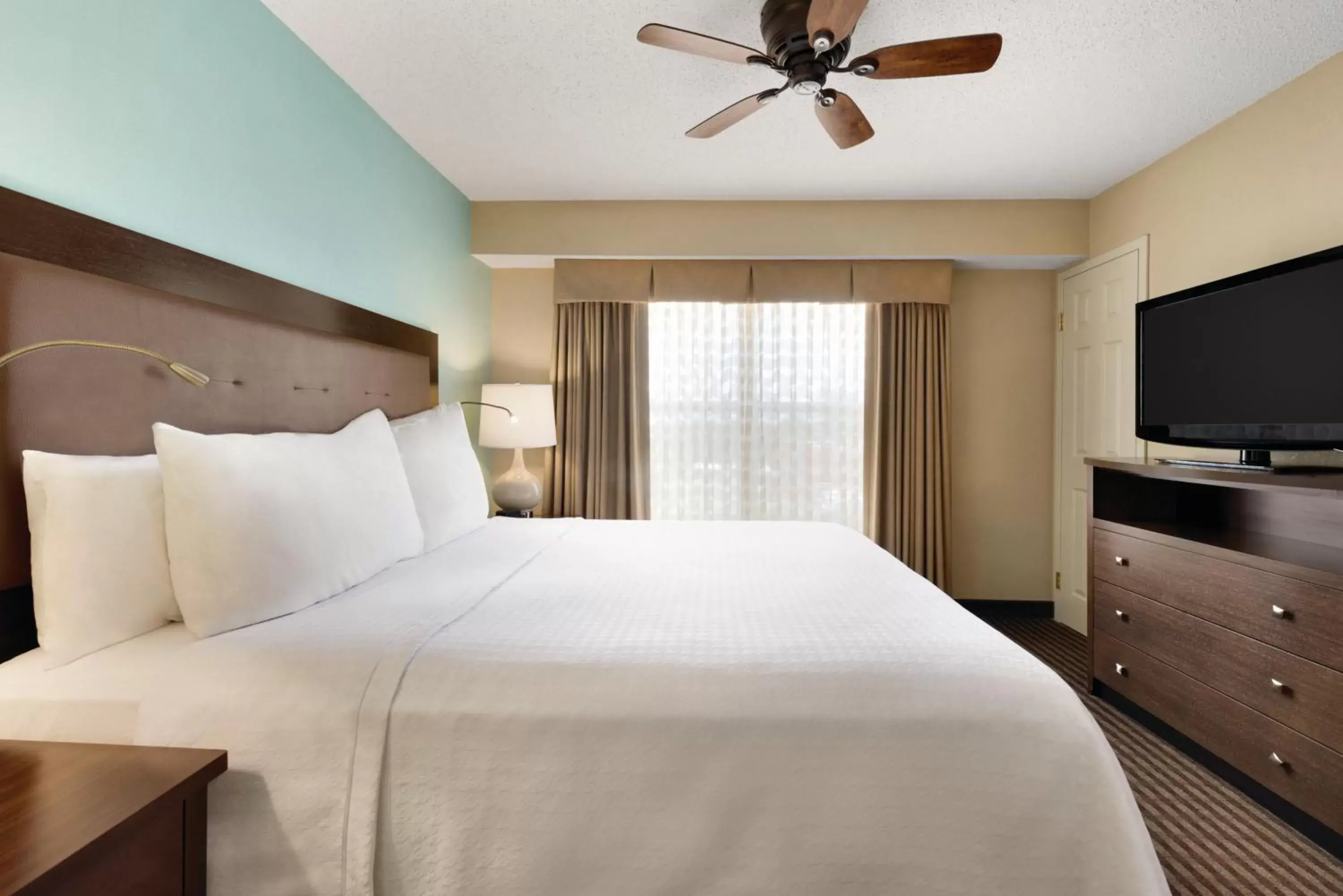 Bedroom, Bed in Homewood Suites Grand Rapids