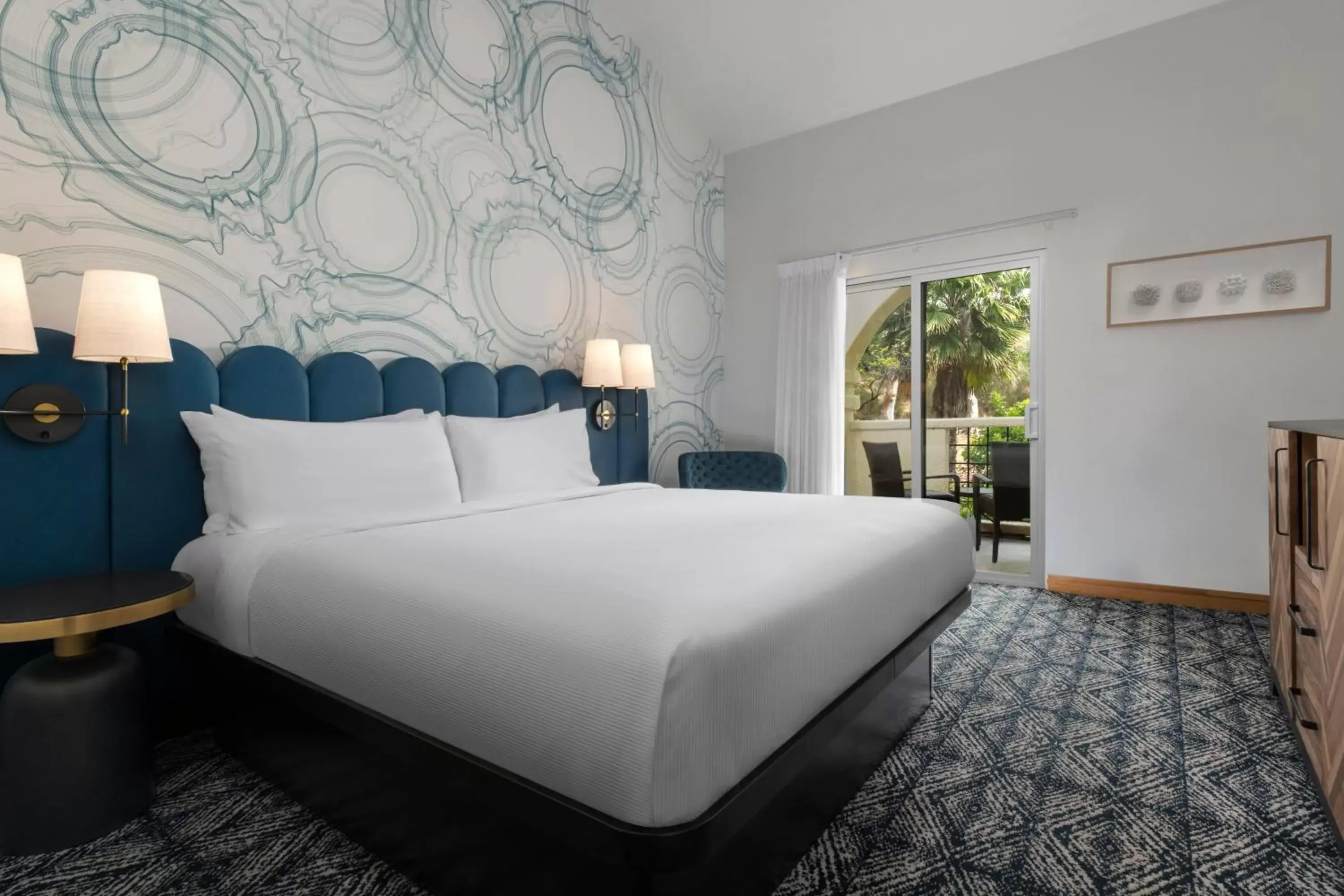 Bedroom, Bed in Catalina Canyon Inn