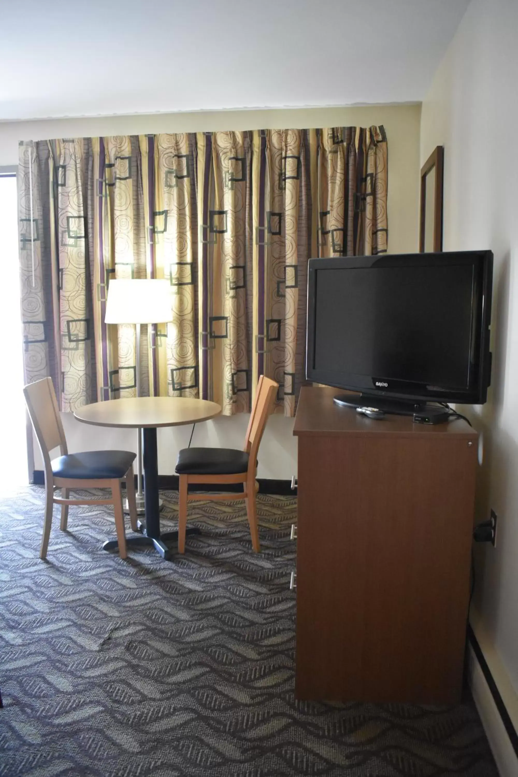 TV/Entertainment Center in South Hills Motel