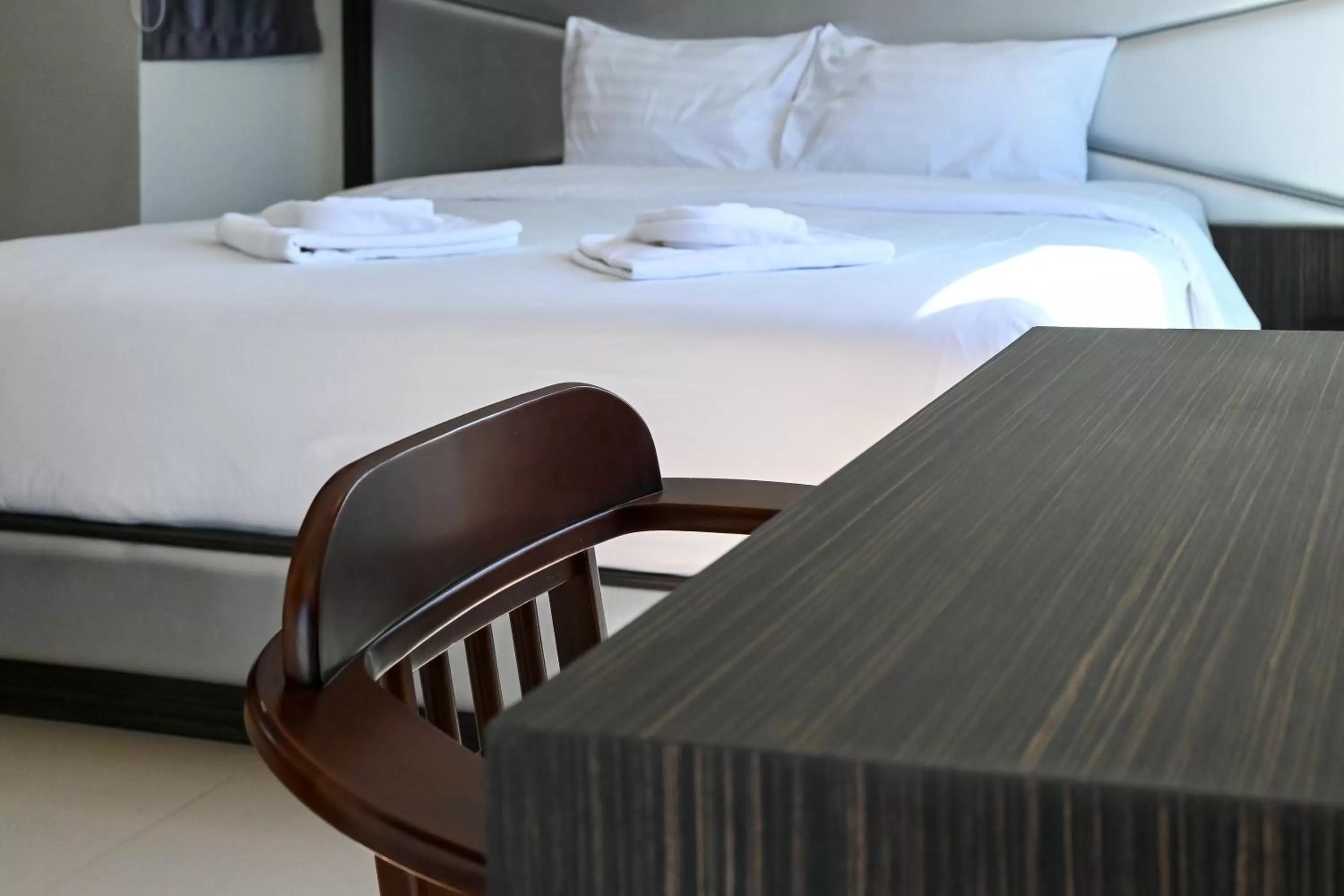 Bedroom, Bed in Golden Sea Hua Hin - SHA Extra Plus