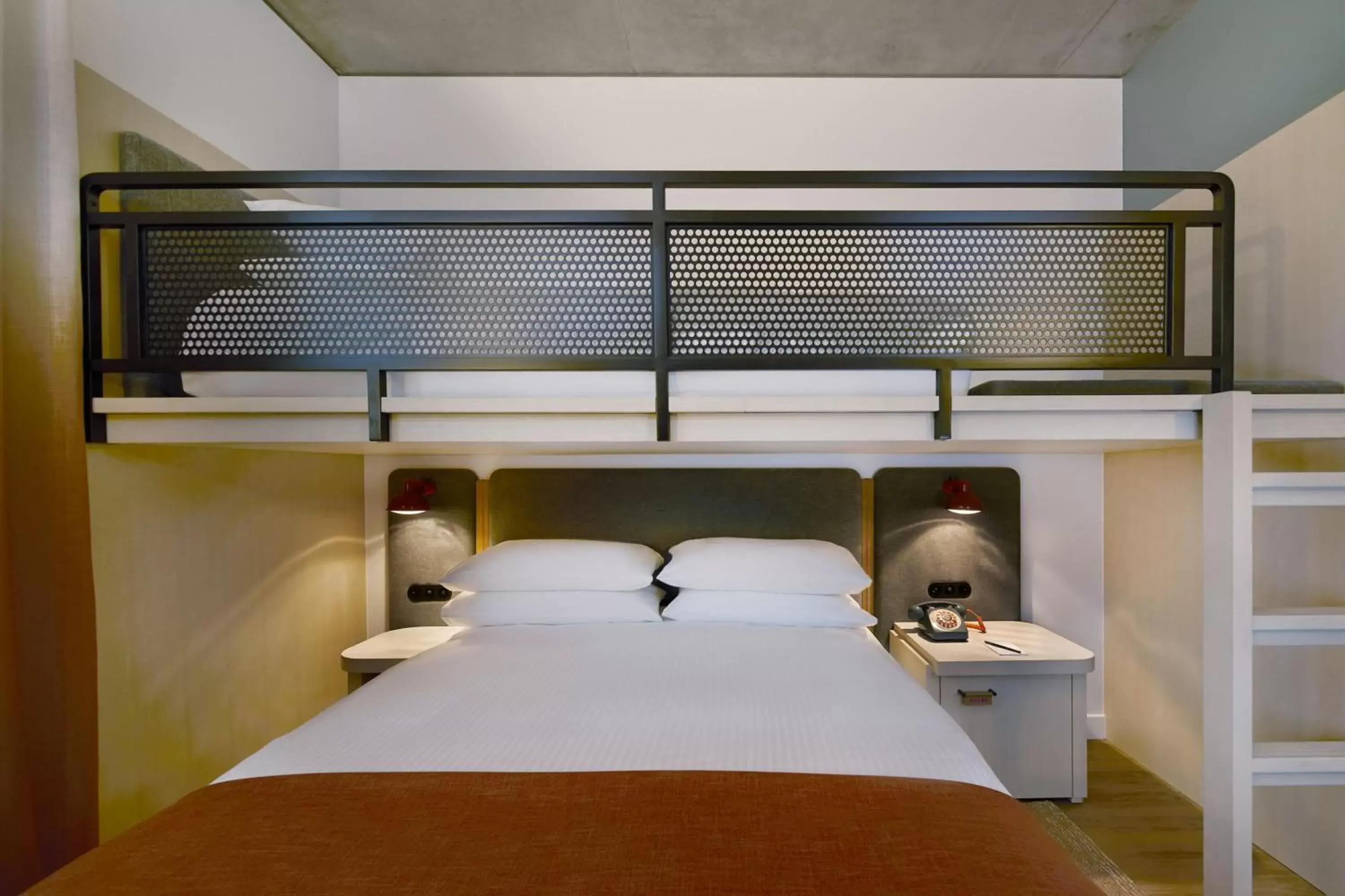 Photo of the whole room, Bed in Moxy Sydney Airport