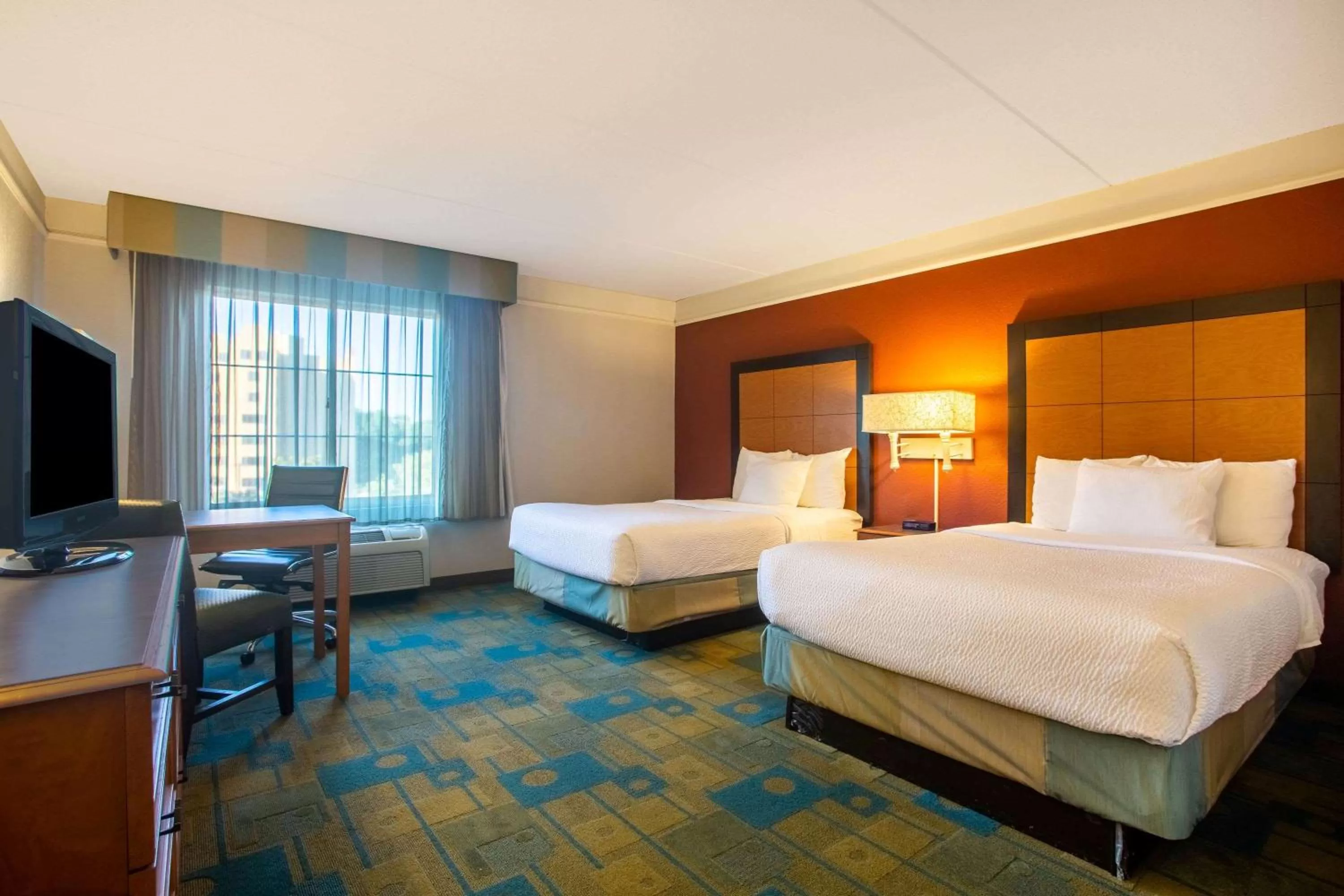 Photo of the whole room, Bed in La Quinta by Wyndham Charlotte Airport South