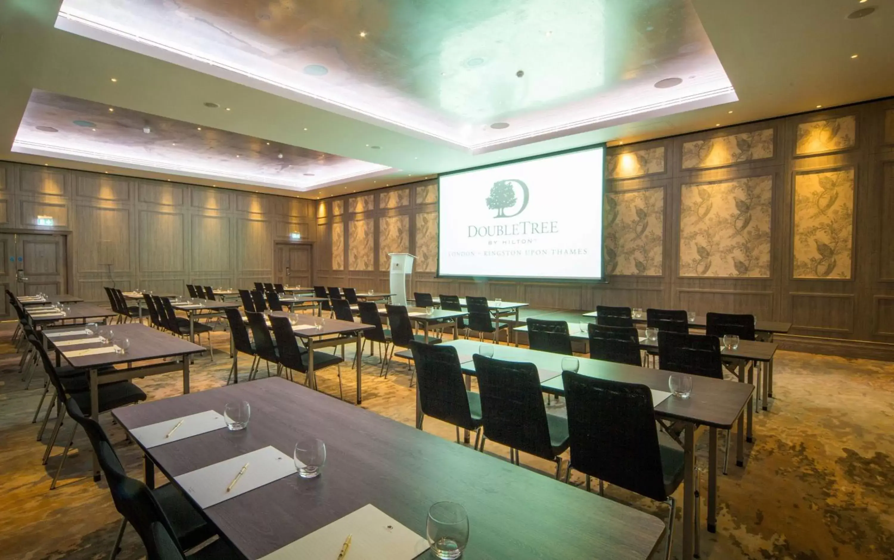 Meeting/conference room, Restaurant/Places to Eat in DoubleTree by Hilton London Kingston Upon Thames
