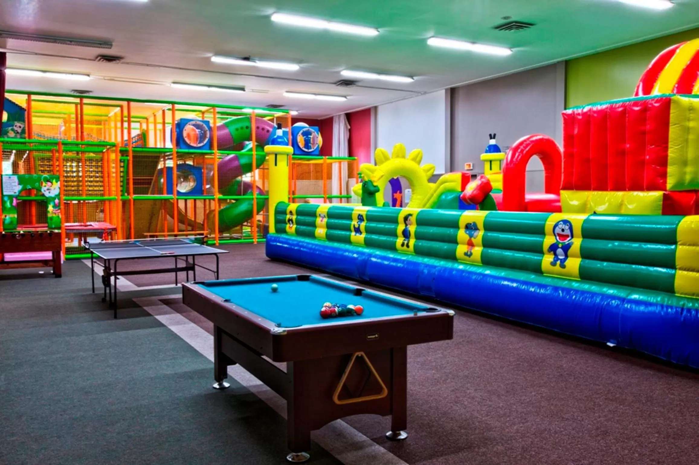 Game Room in Hôtel Chéribourg