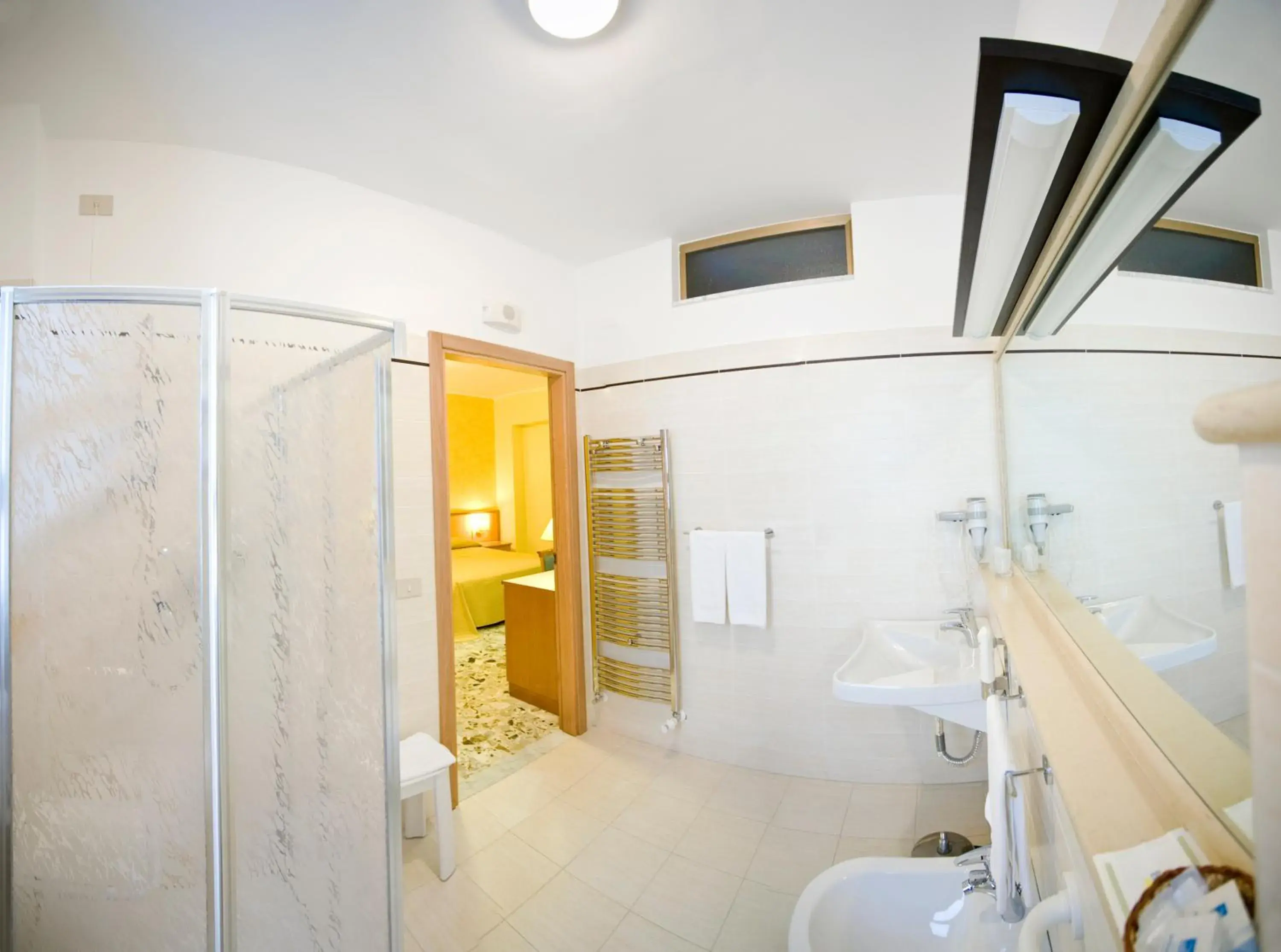 Bathroom in Hotel La Tonnara