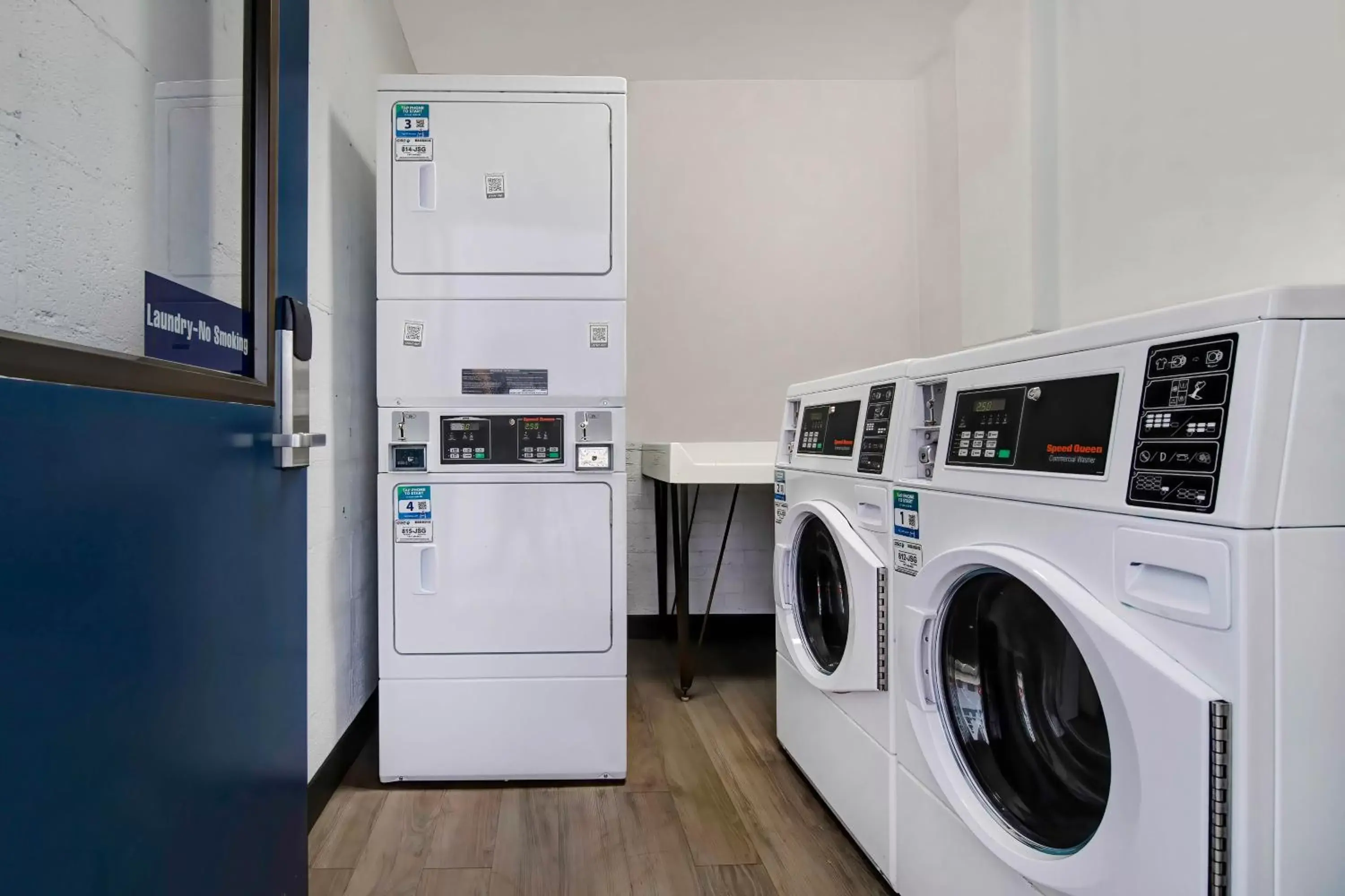 laundry, Kitchen/Kitchenette in Motel 6 Atlanta, Ga - Midtown