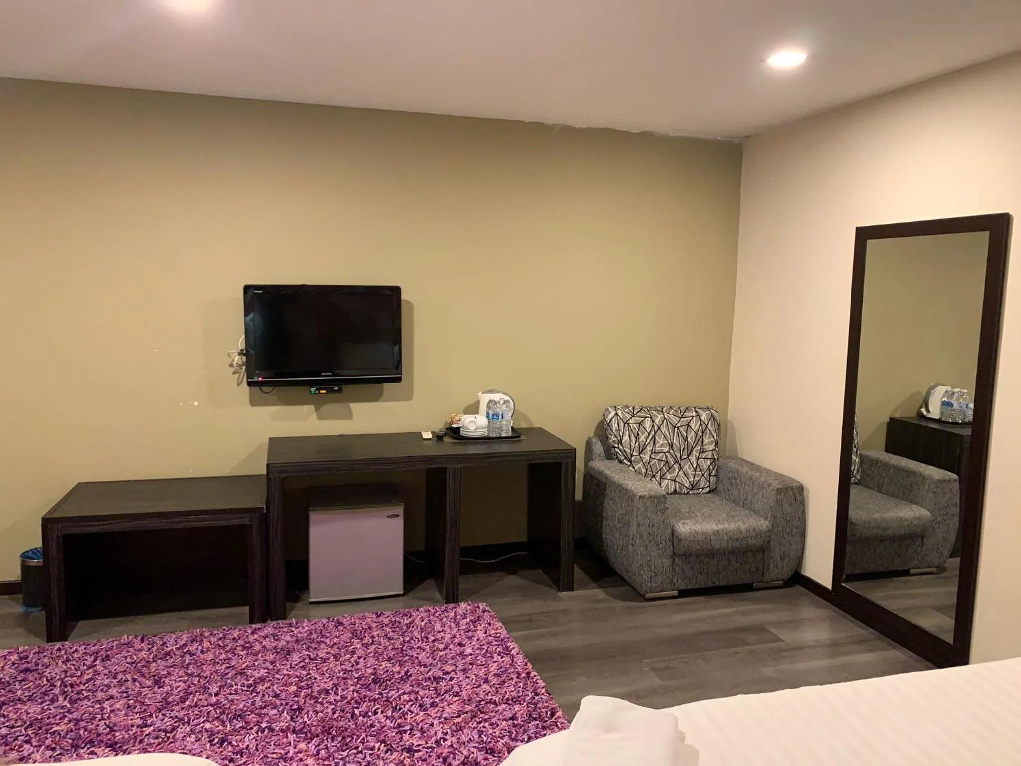 TV and multimedia, Bed in I Garden Hotel