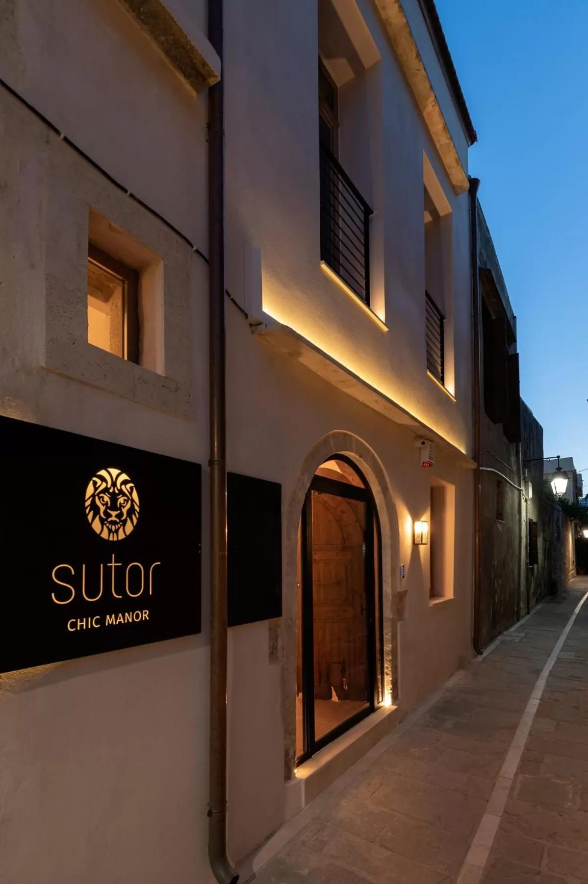 Property building in Sutor Chic Manor hotel