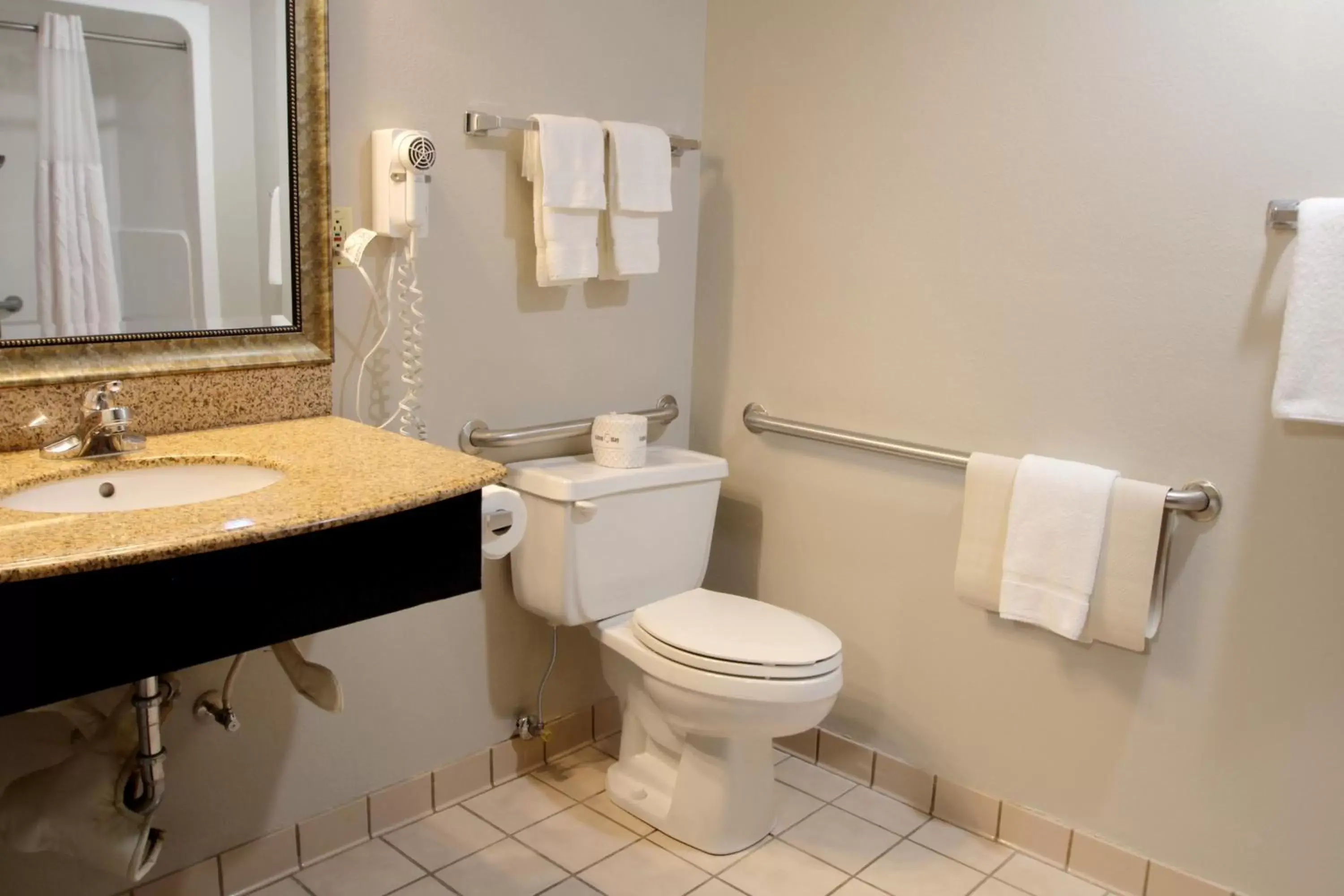 Bathroom in Baymont by Wyndham Lafayette - Purdue University