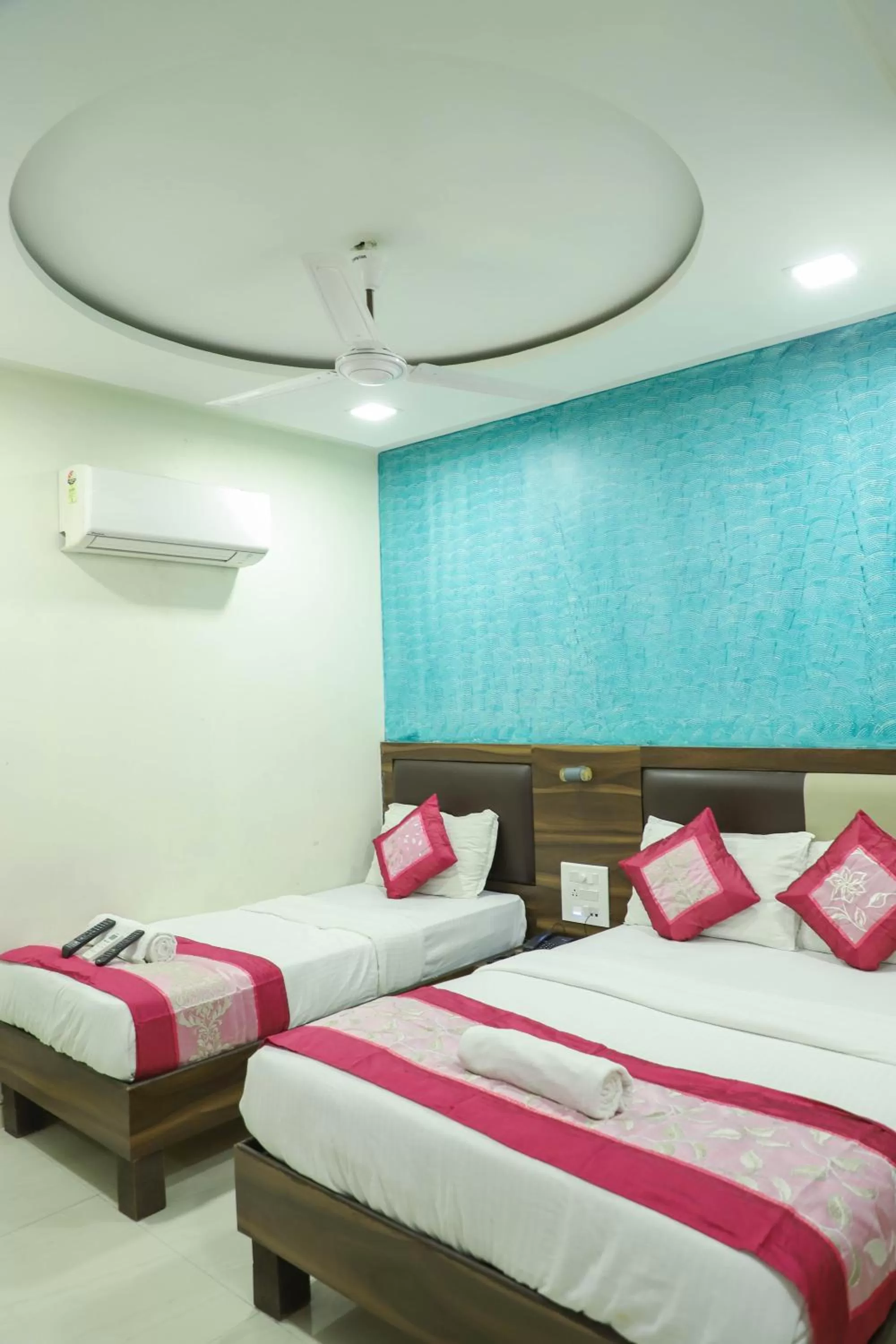 Bedroom, Bed in Hotel Plaza Executive - near BKC