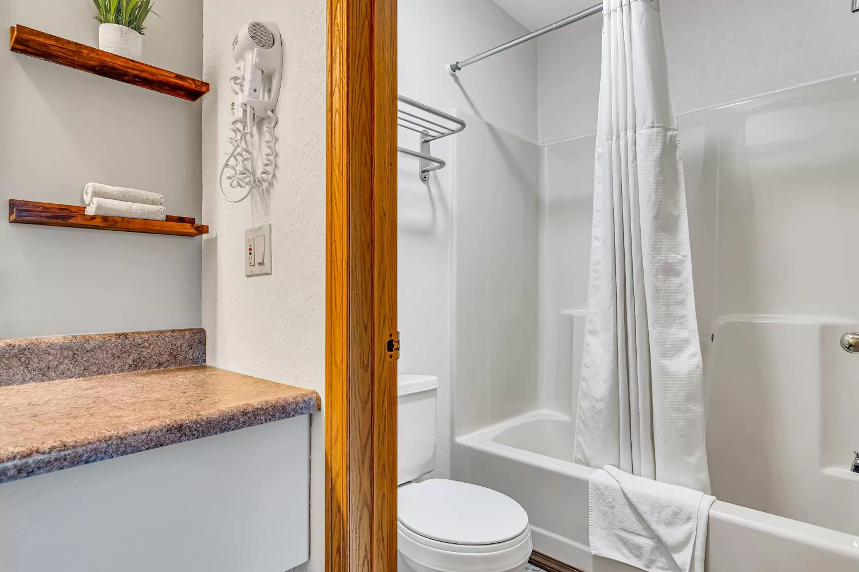 Toilet in Autumn Creek Branson