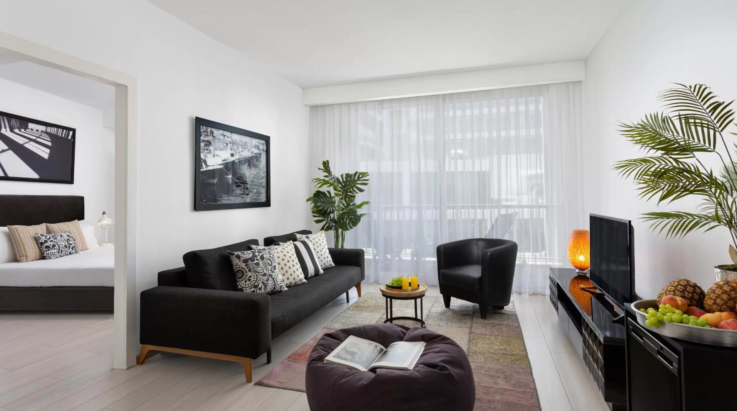 TV and multimedia in Sea Executive Suites