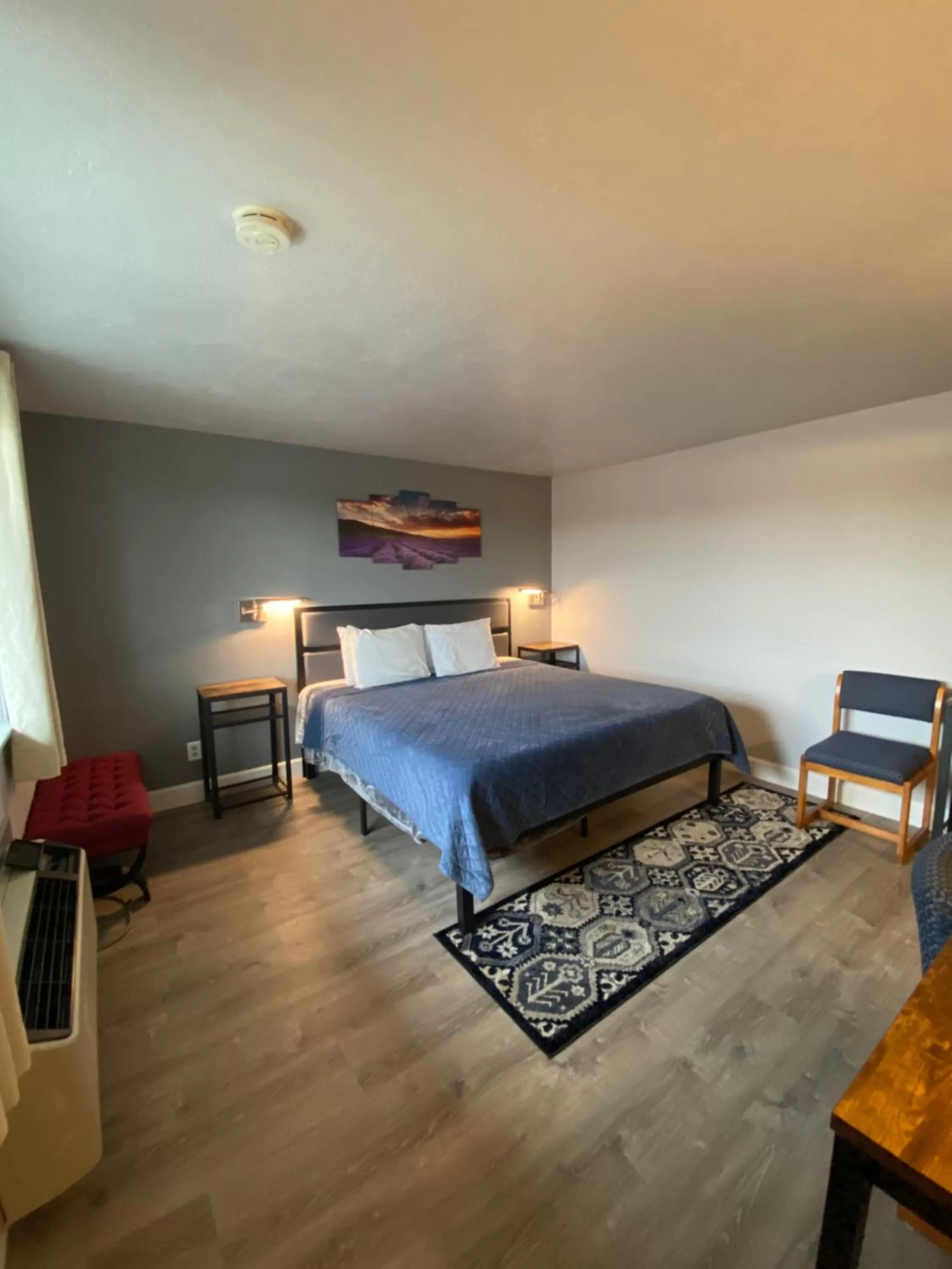 Bed in Aircrest Motel