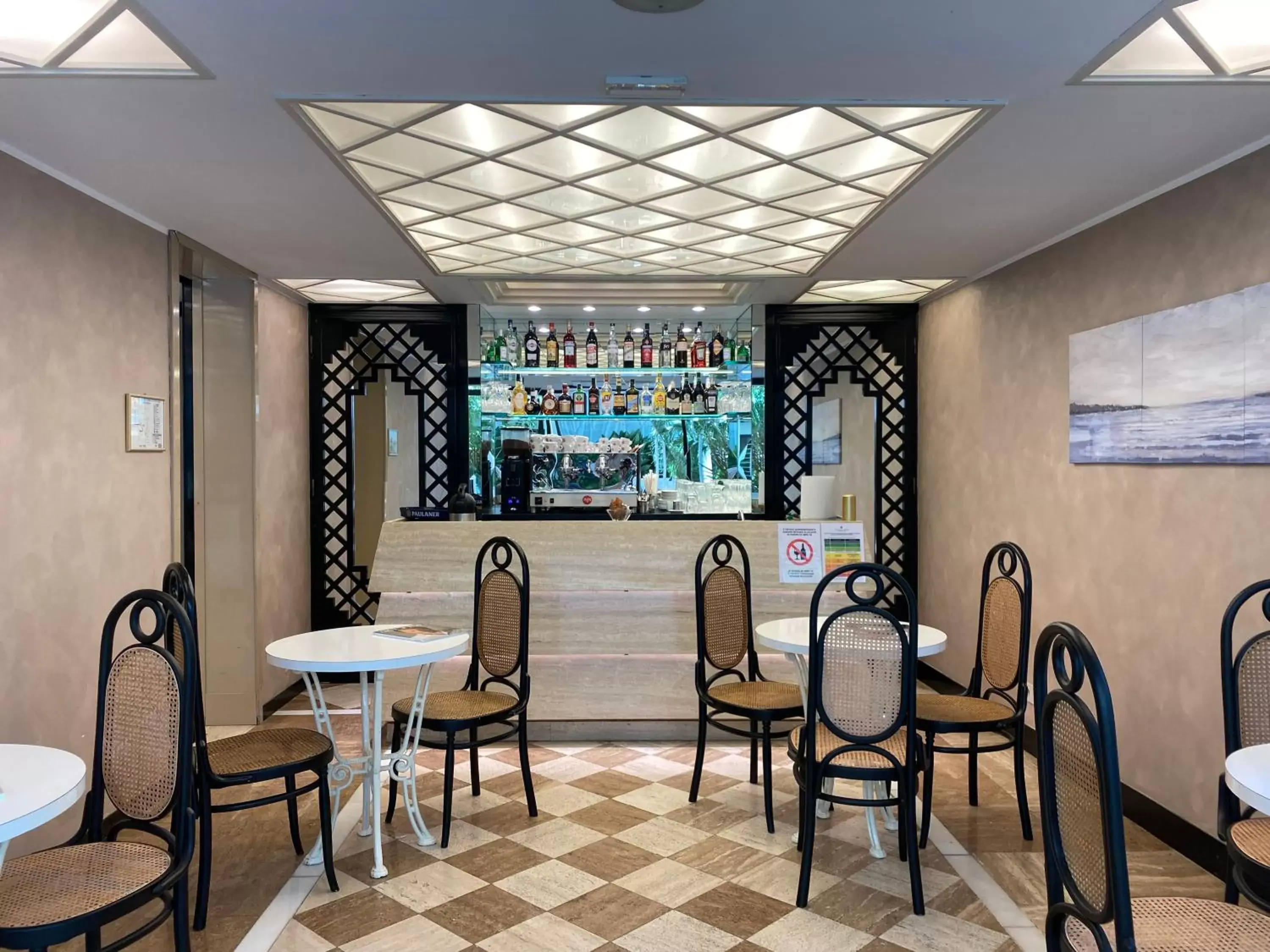 Lounge or bar, Restaurant/Places to Eat in Hotel President - Vintage Hotel in centro