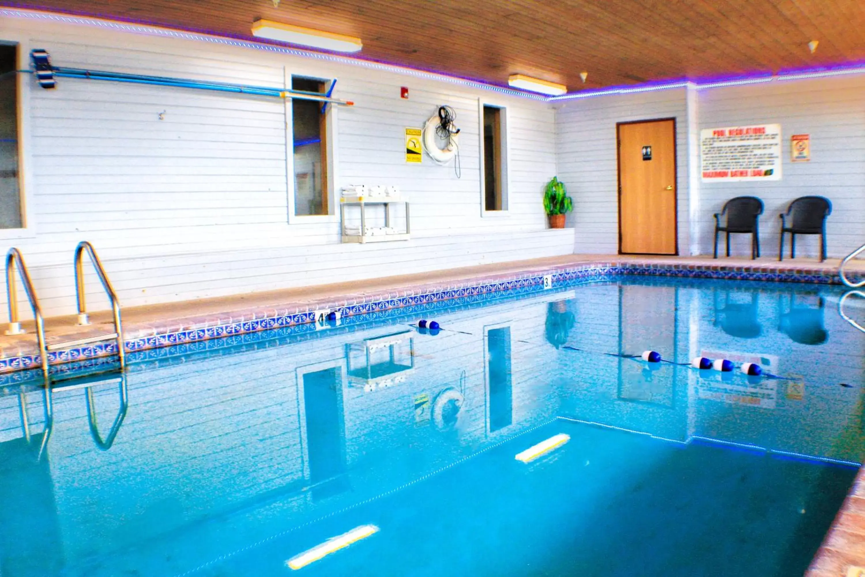 Pool view, Swimming Pool in Victorian Inn & Suites-York