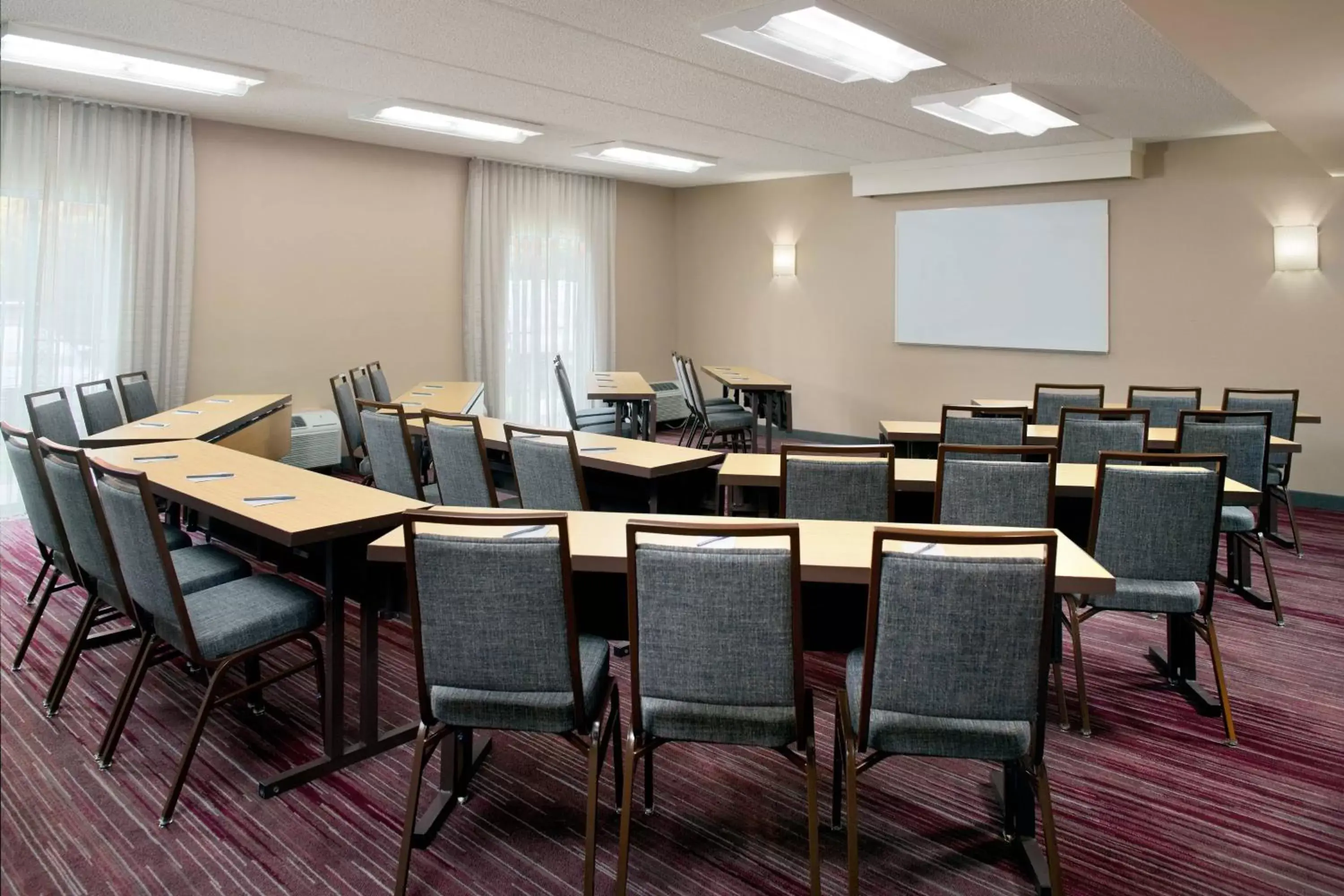 Meeting/conference room in Courtyard by Marriott Raleigh Cary