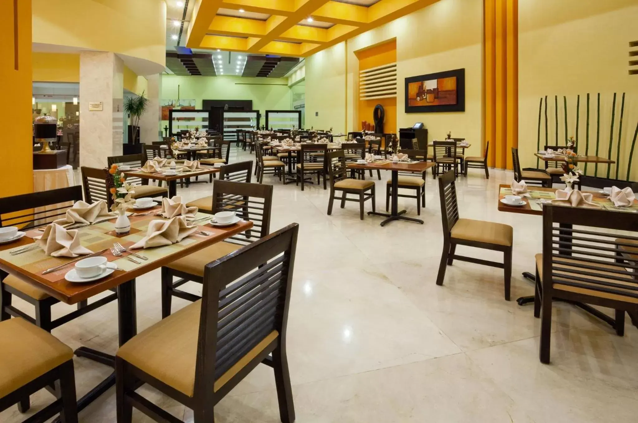 Restaurant/Places to Eat in Holiday Inn Puebla Finsa, an IHG Hotel