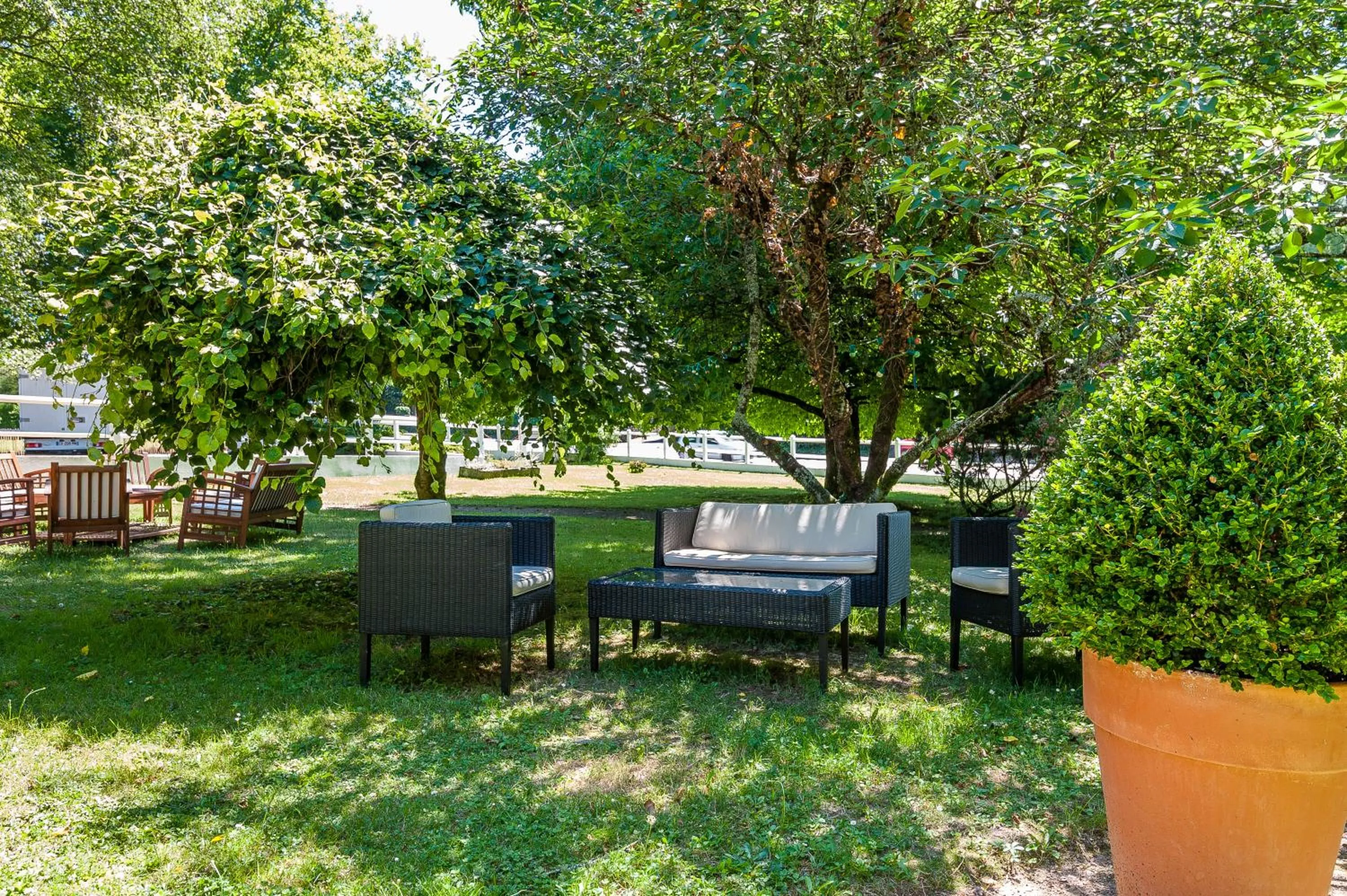 Garden in Logis Hotel - Restaurant Le Relais de Comodoliac