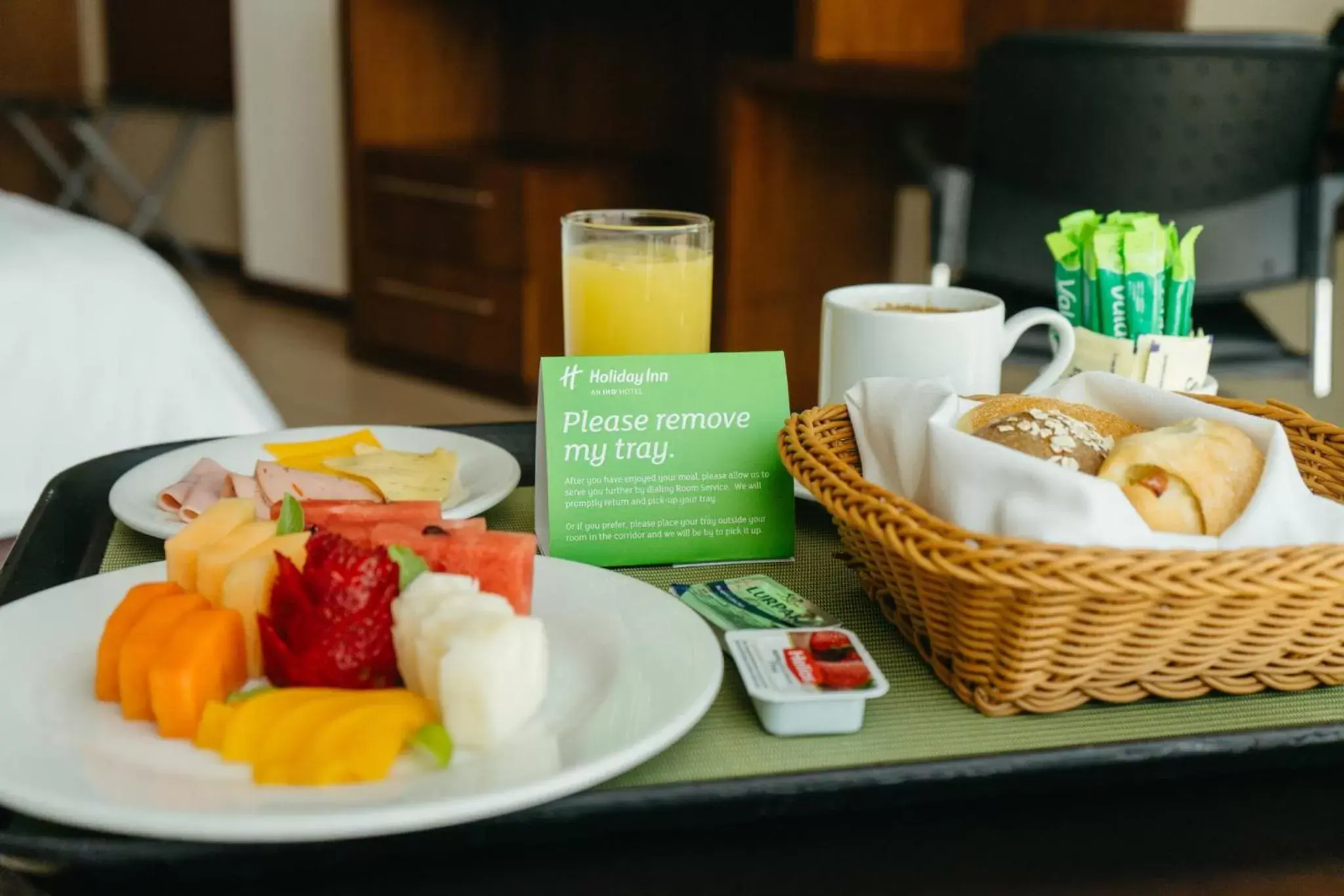 Bedroom, Breakfast in Holiday Inn Guayaquil Airport, an IHG Hotel