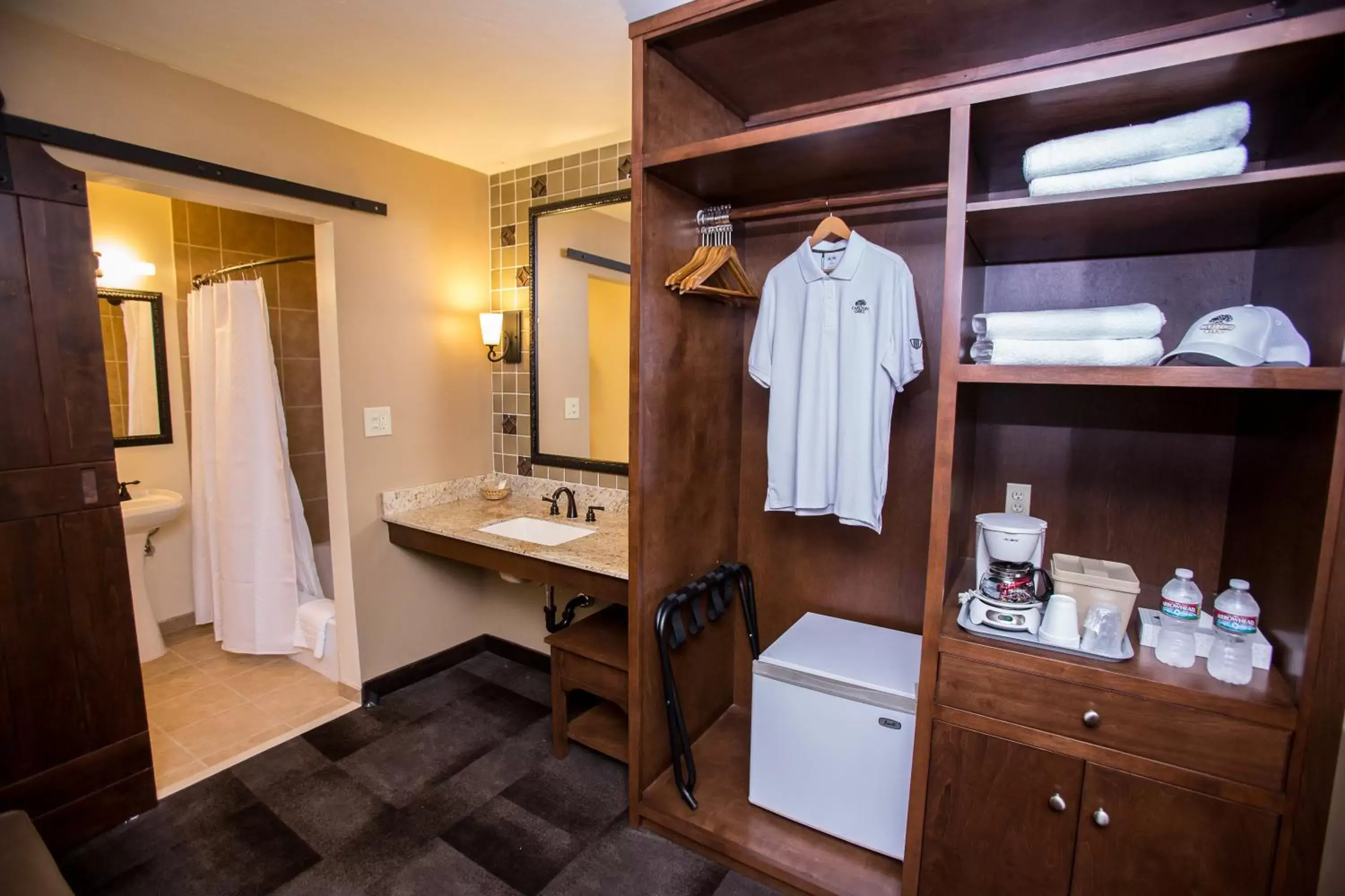 Bathroom in Carlton Oaks Lodge, Ascend Hotel Collection