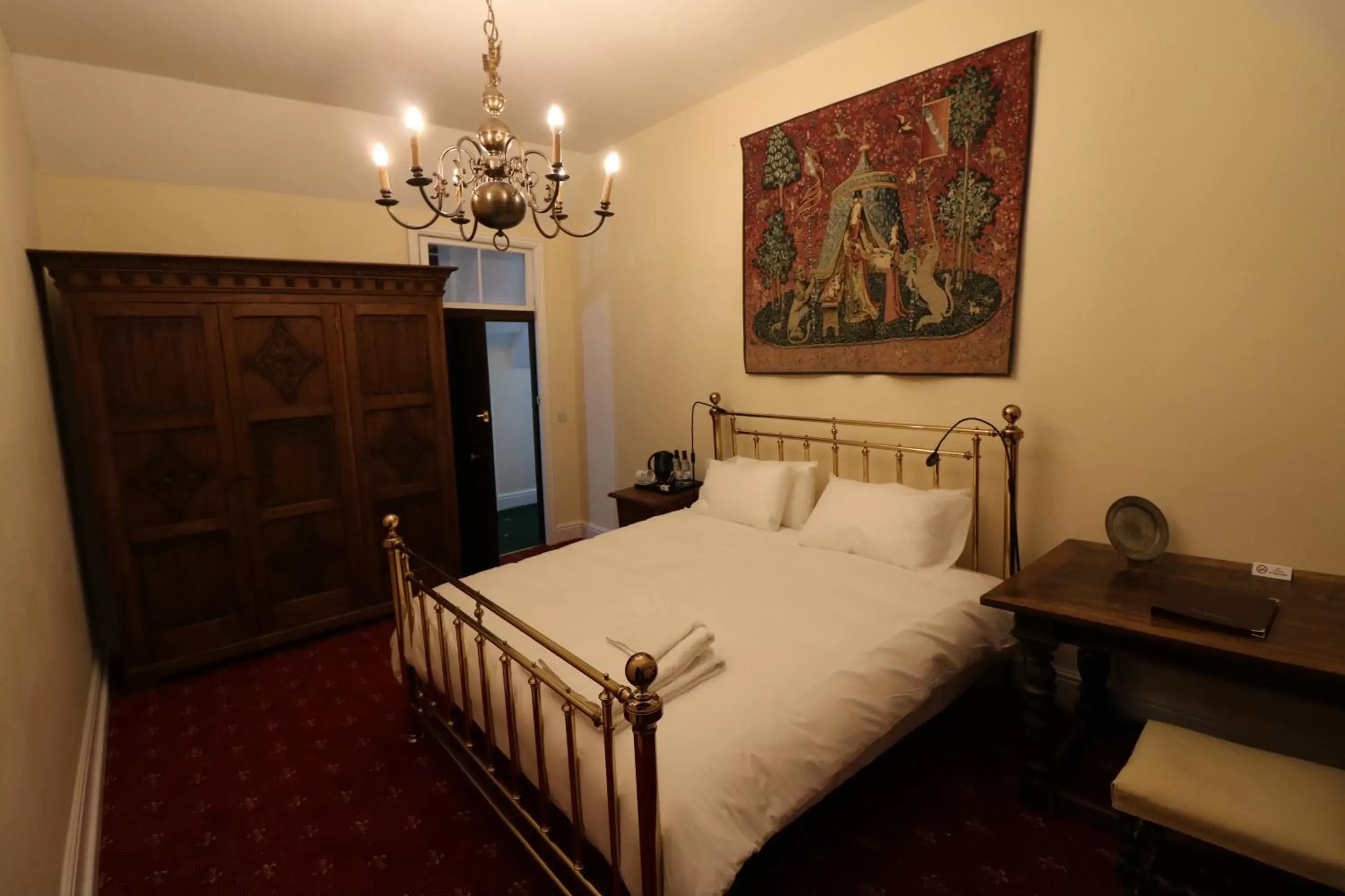 Photo of the whole room, Bed in Appleby Castle