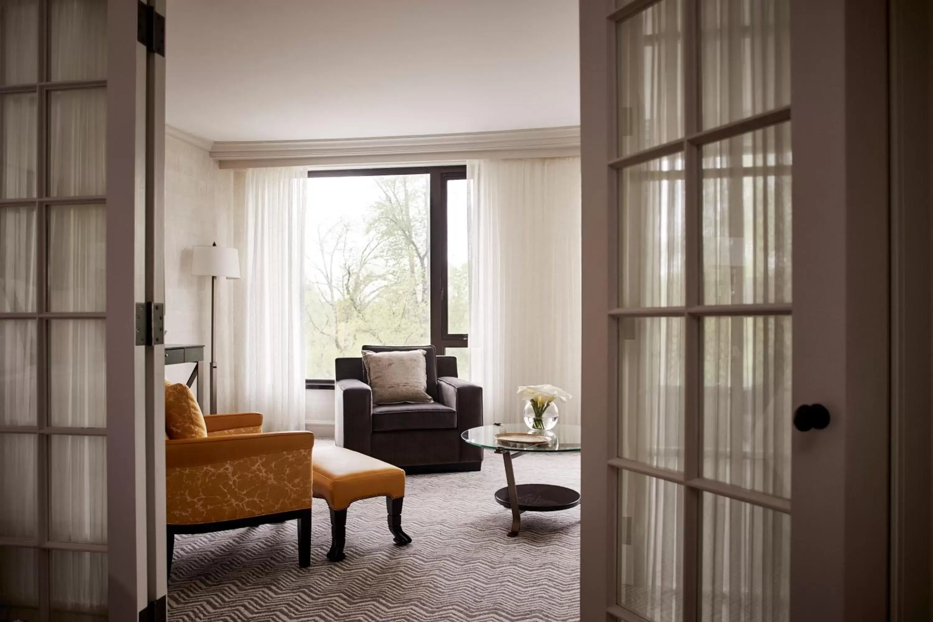 Living room, Seating Area in Four Seasons Boston