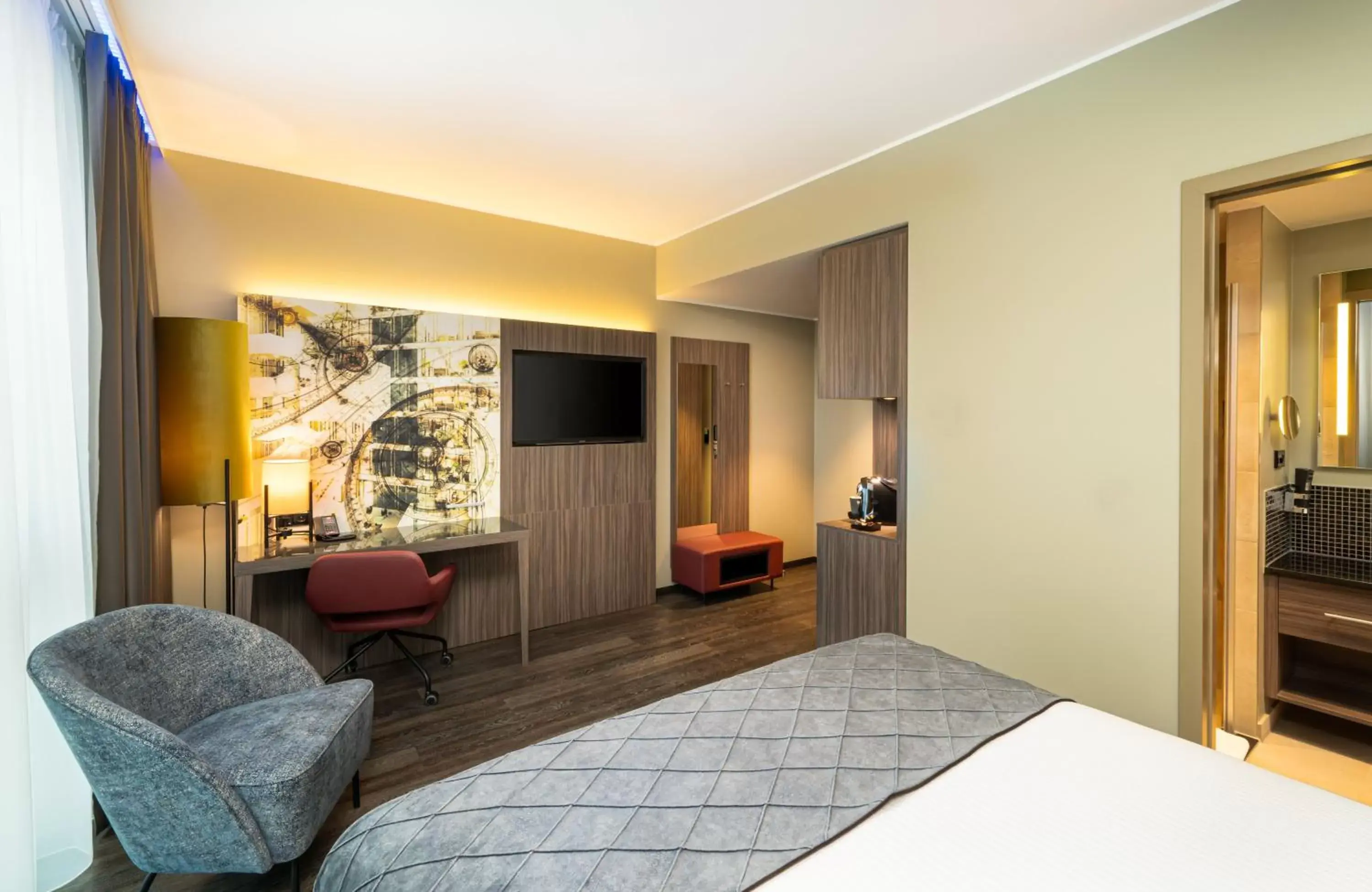 Photo of the whole room, Bed in Leonardo Hotel Eschborn Frankfurt Photo of the whole room, Bed in Leonardo Hotel Eschborn Frankfurt
