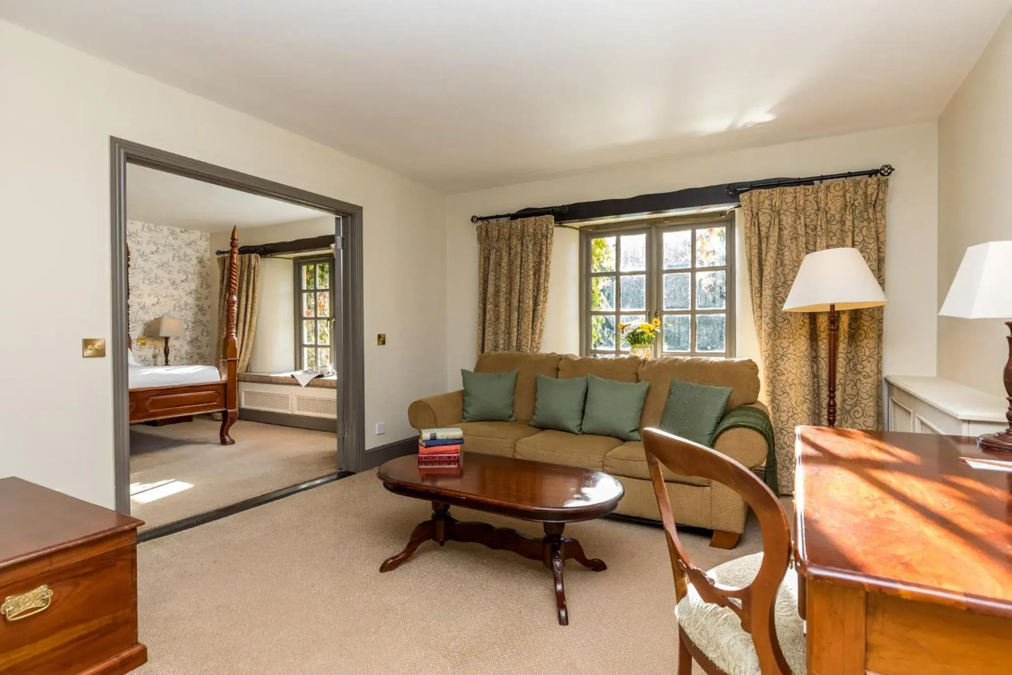 Bedroom, Seating Area in BrookLodge & Macreddin Village