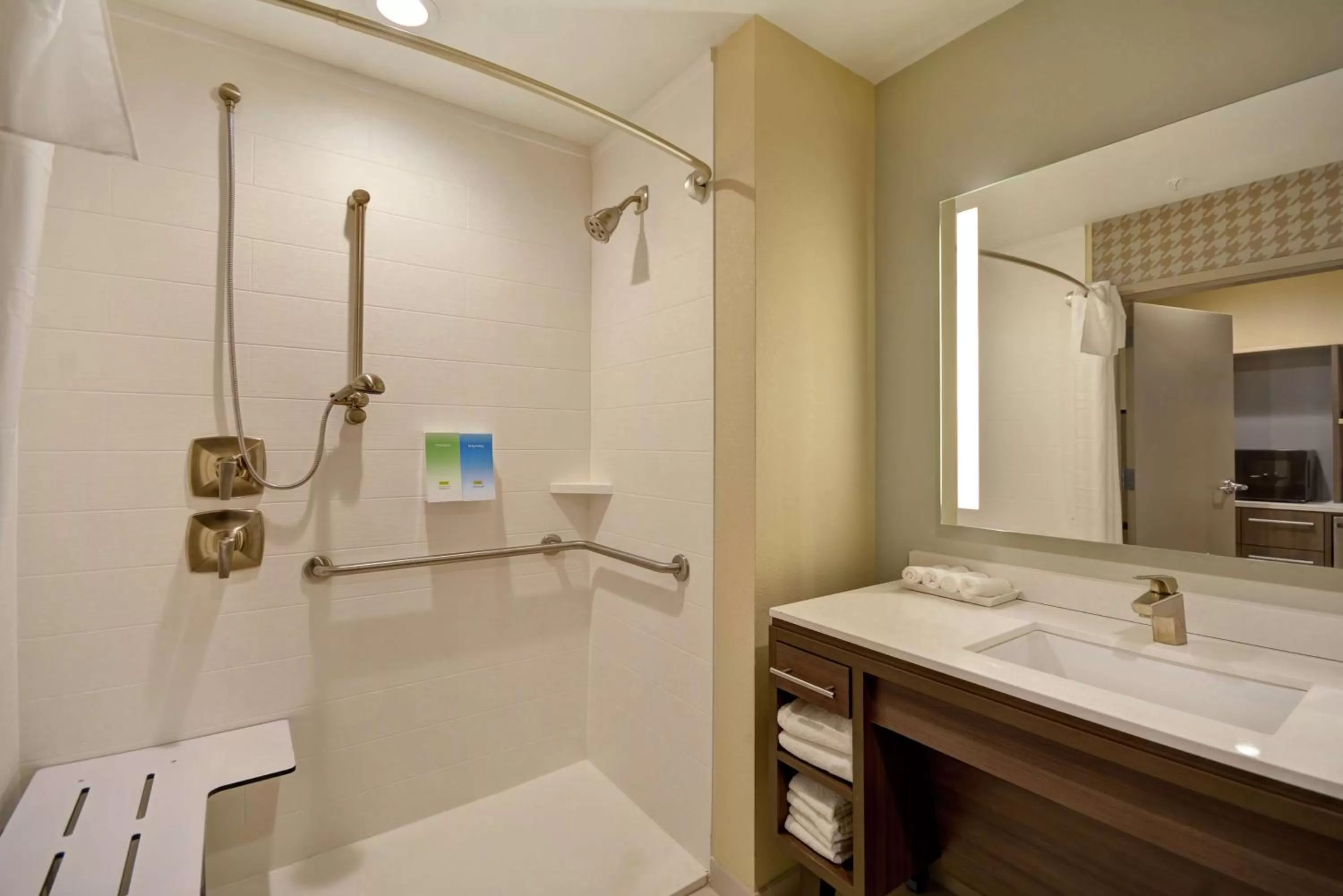 Shower in Home2 Suites At The Galleria