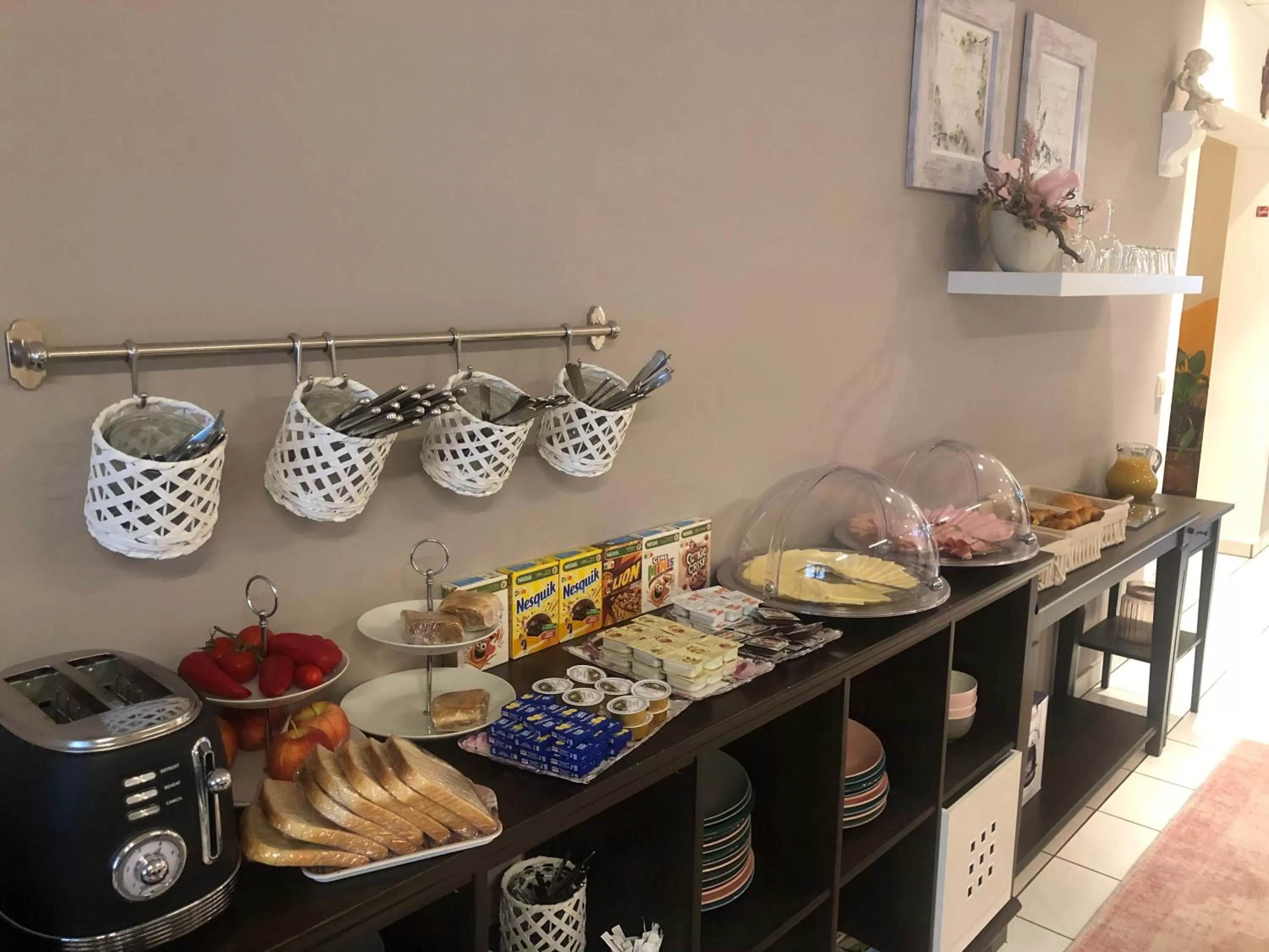 Buffet breakfast in Pension Claudia