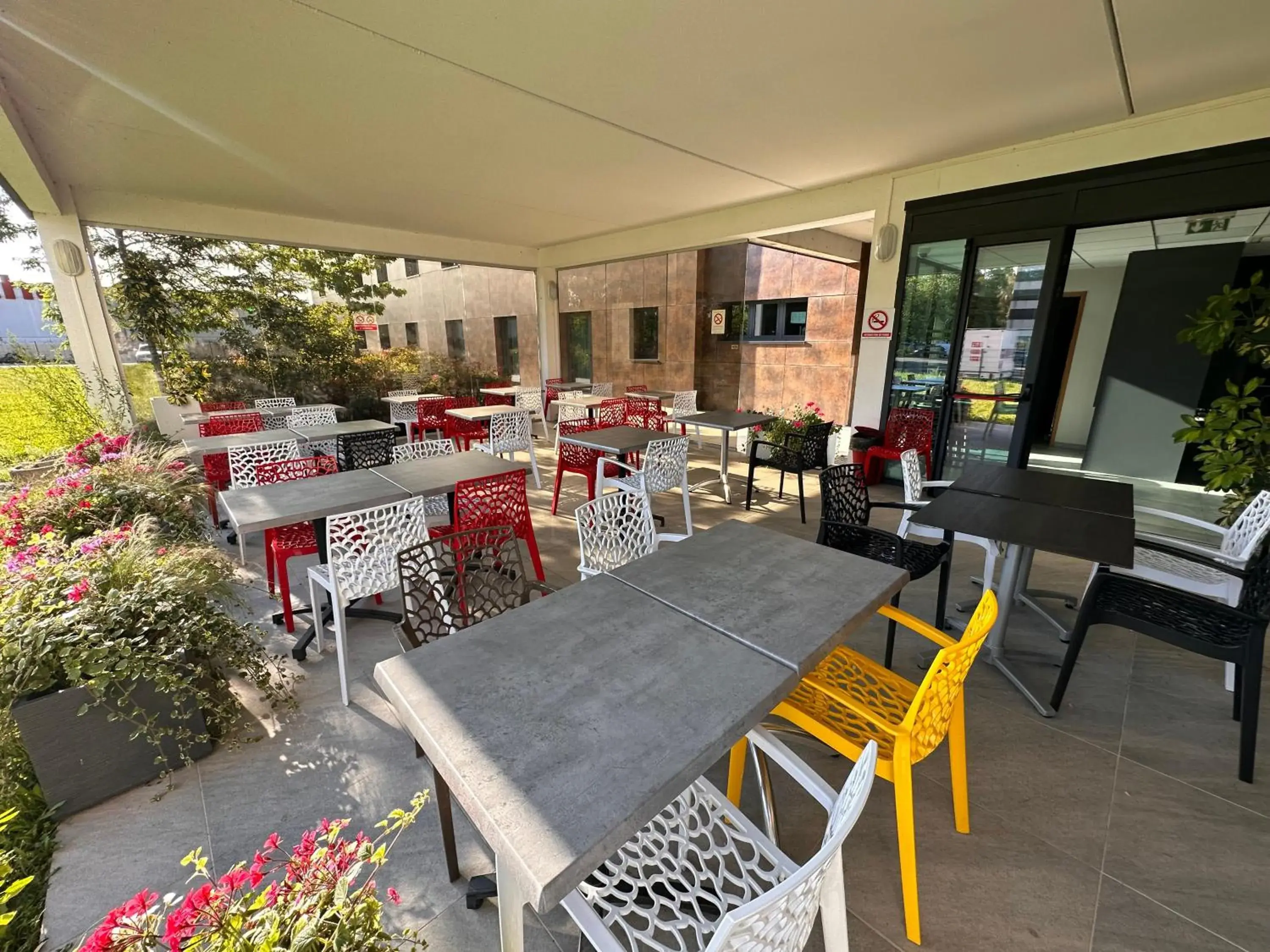 Balcony/Terrace, Restaurant/Places to Eat in Campanile Metz Nord - Woippy