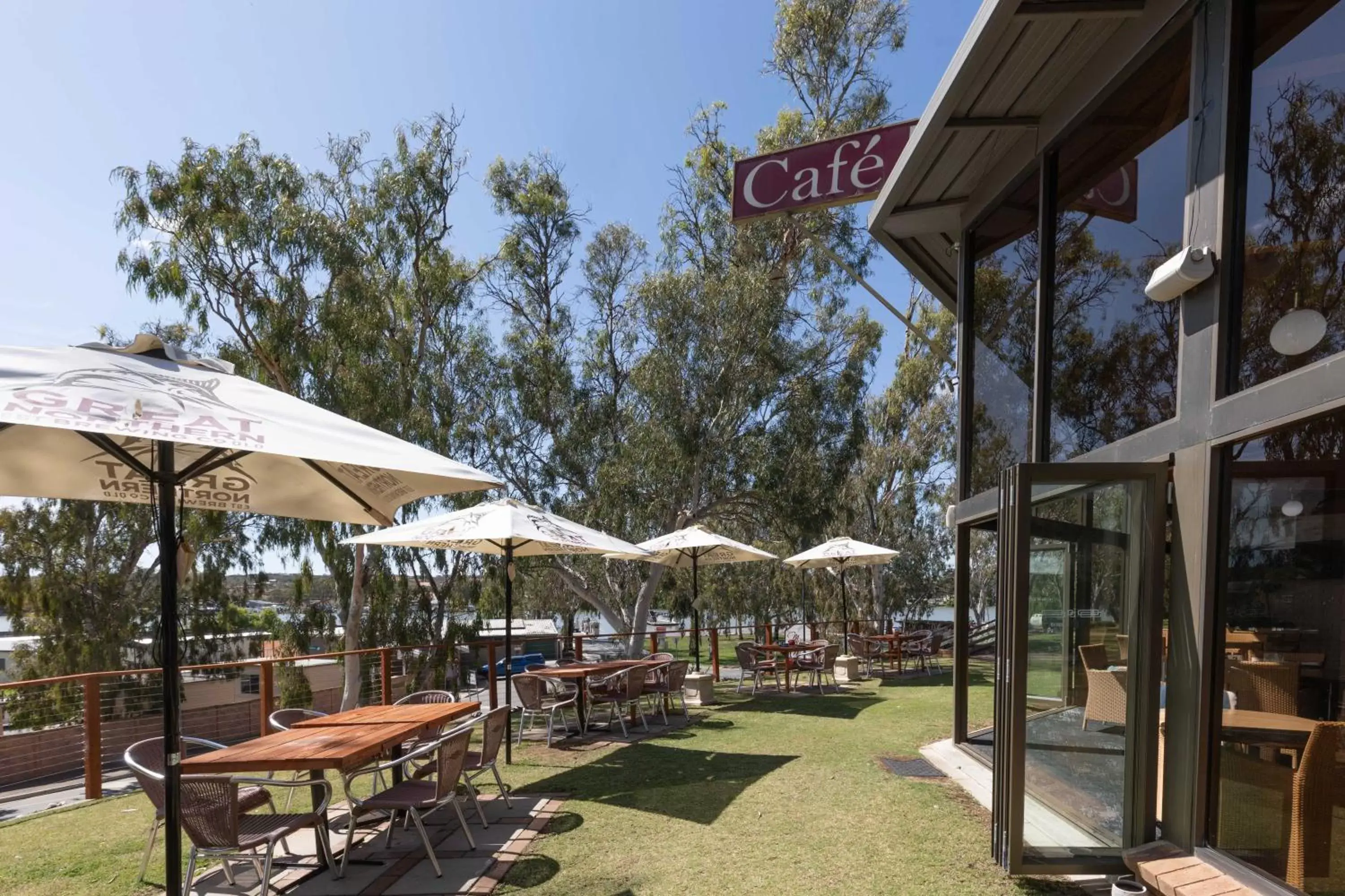 Restaurant/places to eat in Mannum Motel